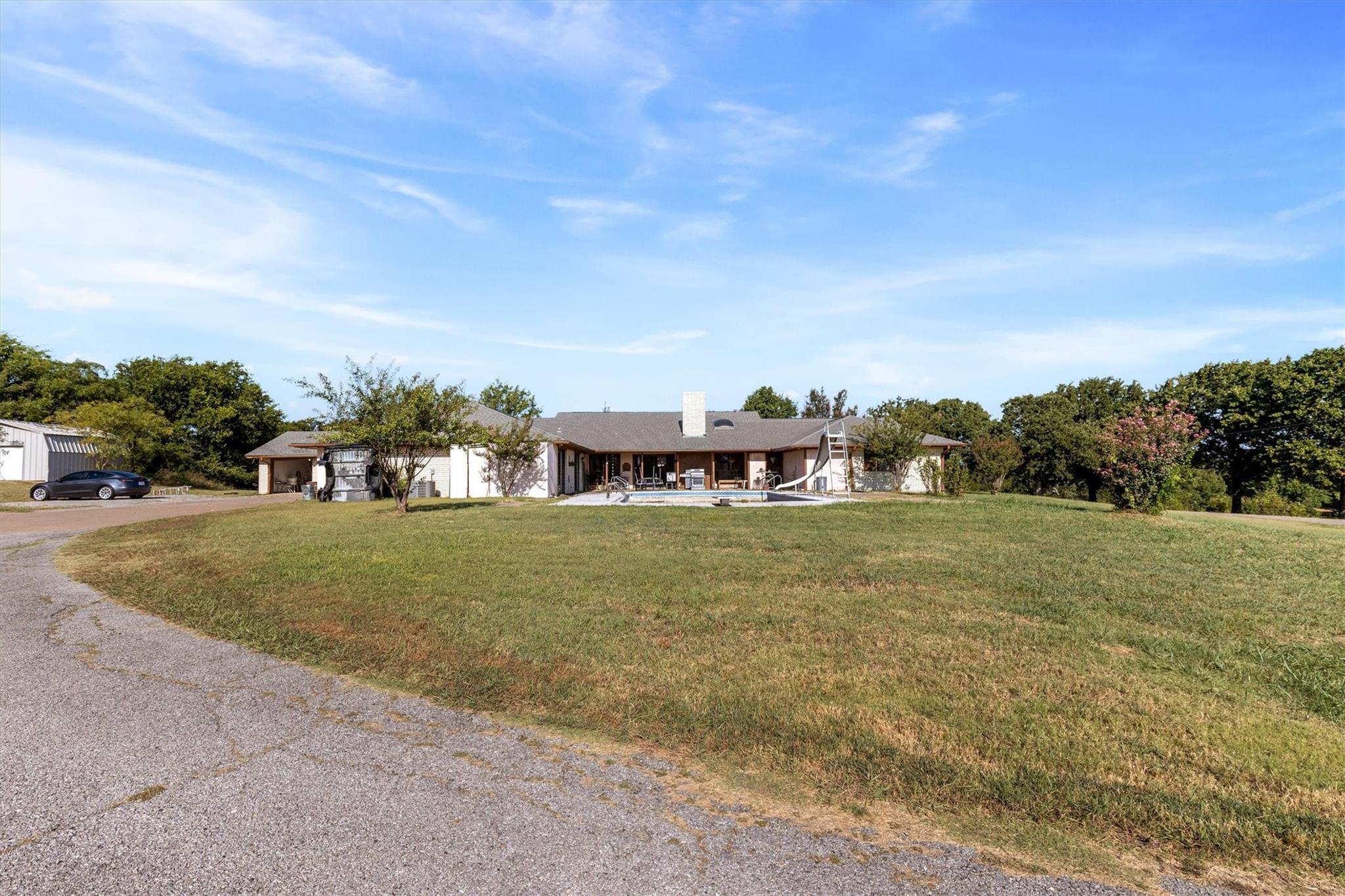 main property photo 23
