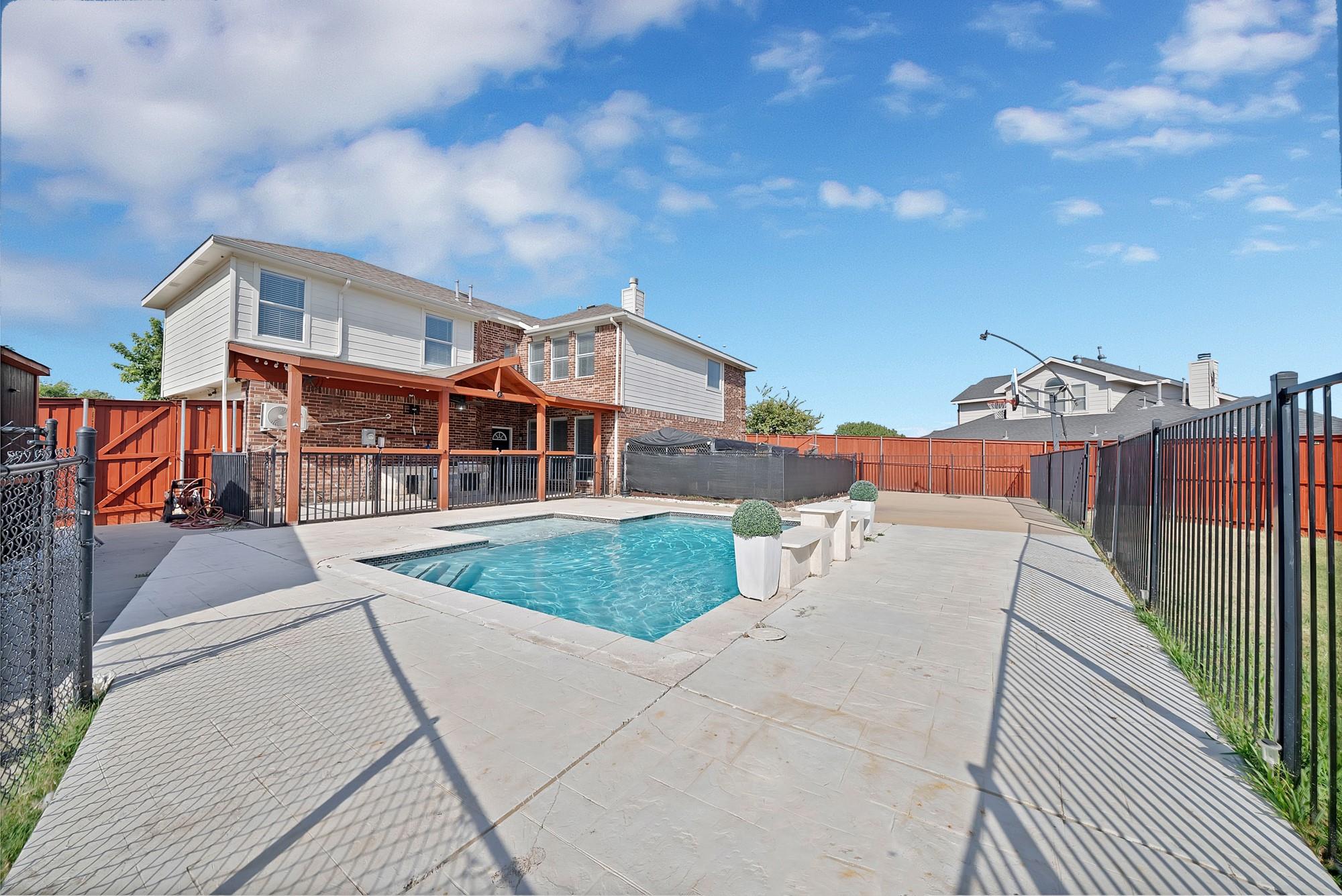 main property photo 31
