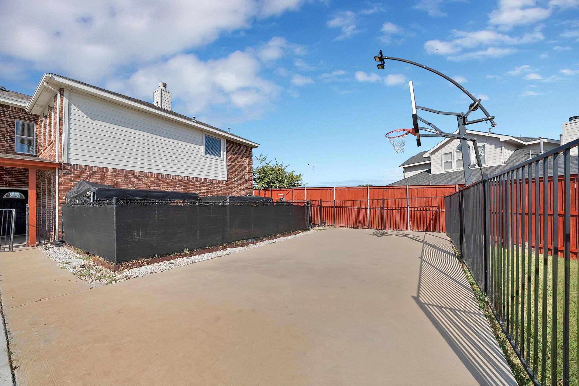 main property photo 32