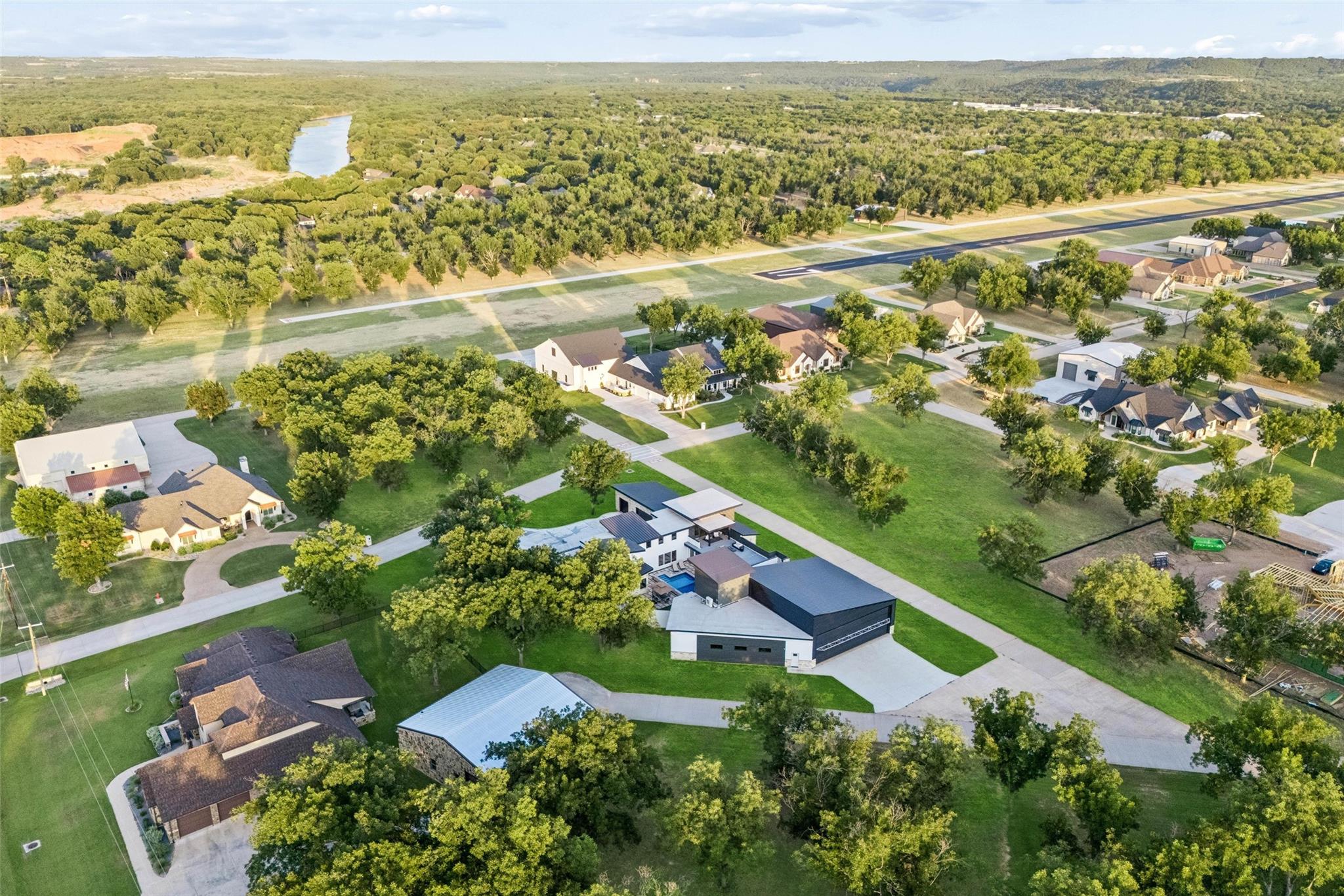 main property photo 33