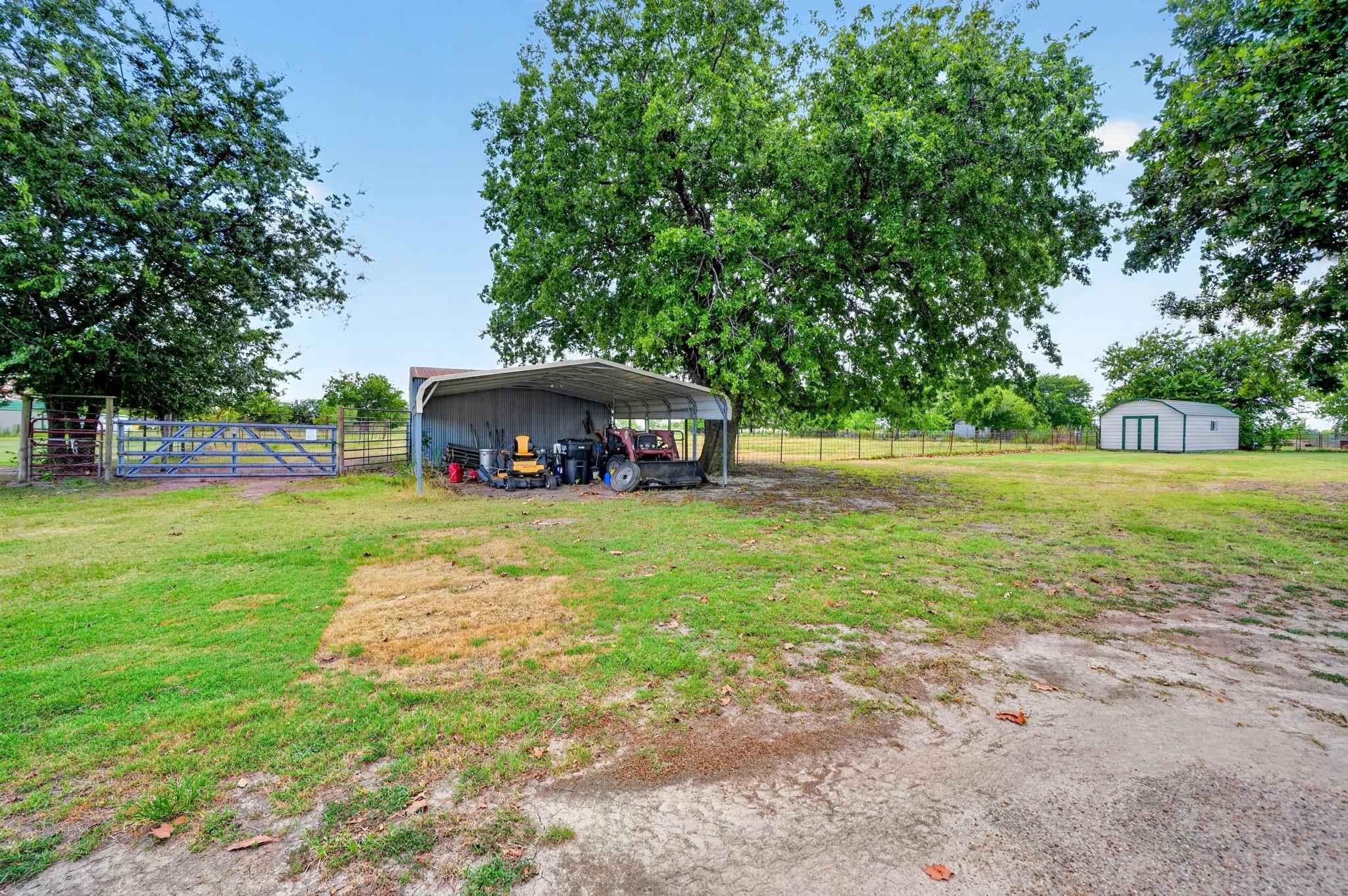 main property photo 30