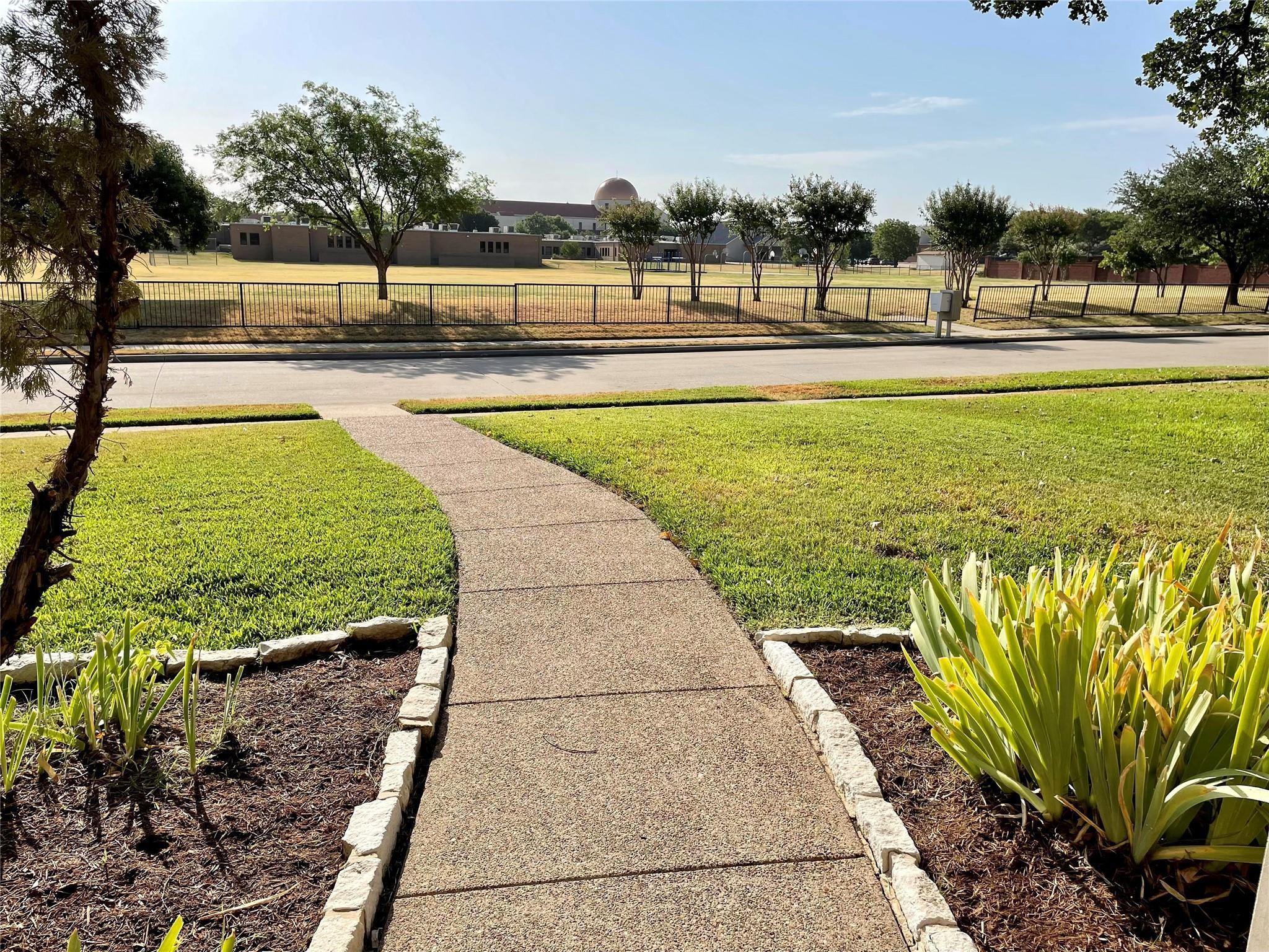 main property photo 28