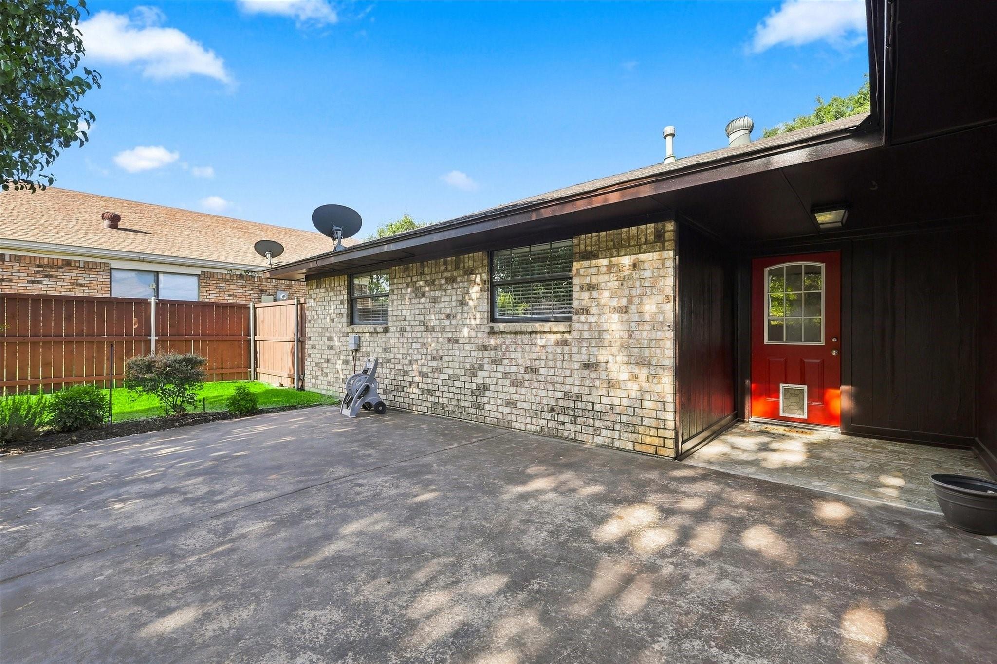 main property photo 34