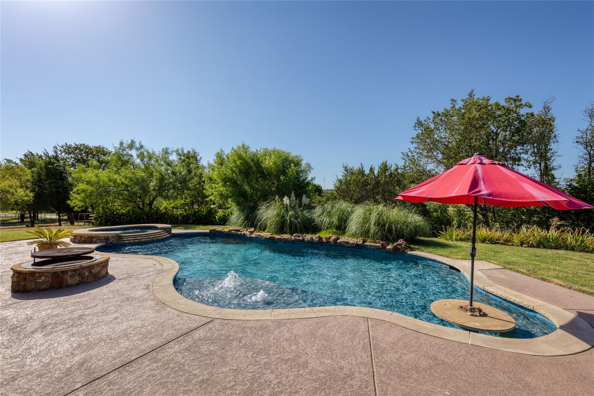 main property photo 28