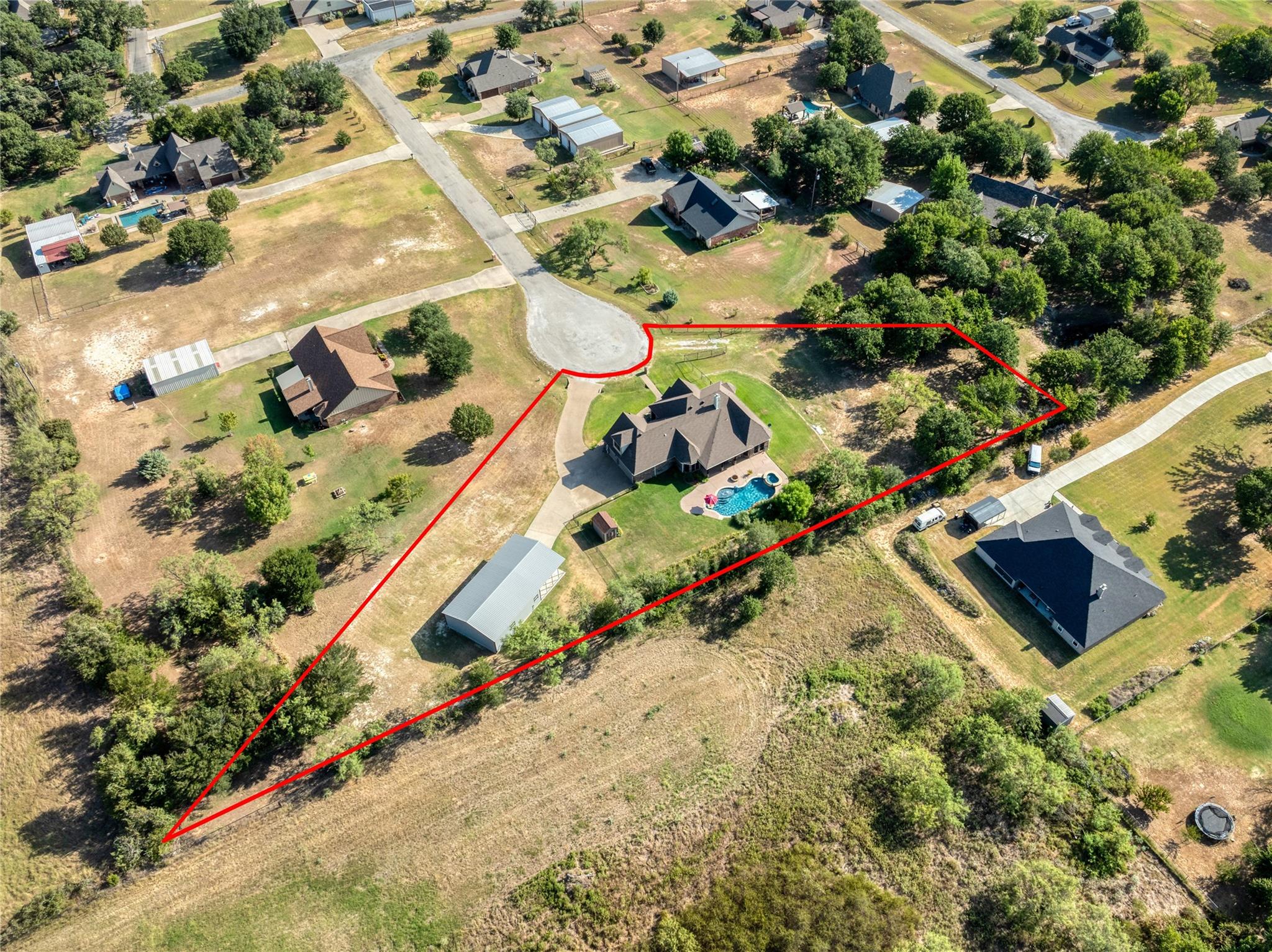 main property photo 30