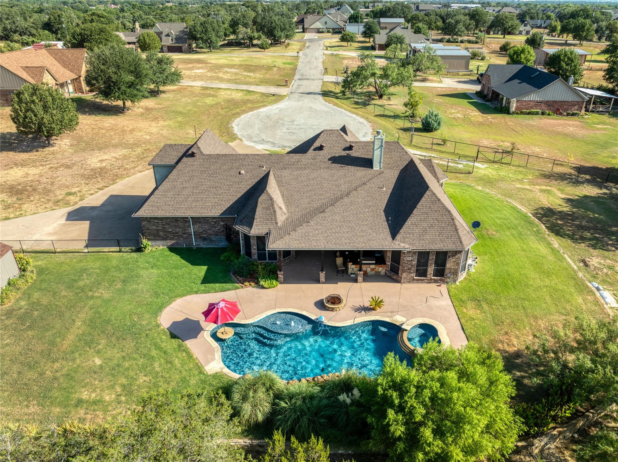 main property photo 37
