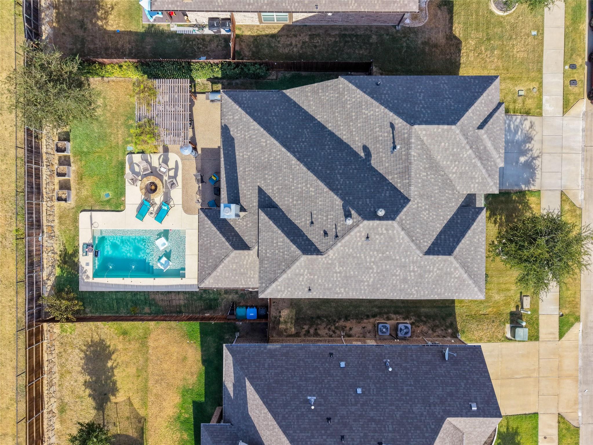 main property photo 35