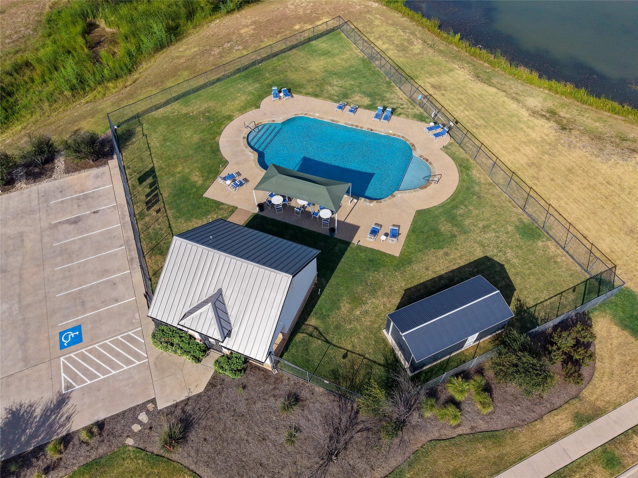 main property photo 37