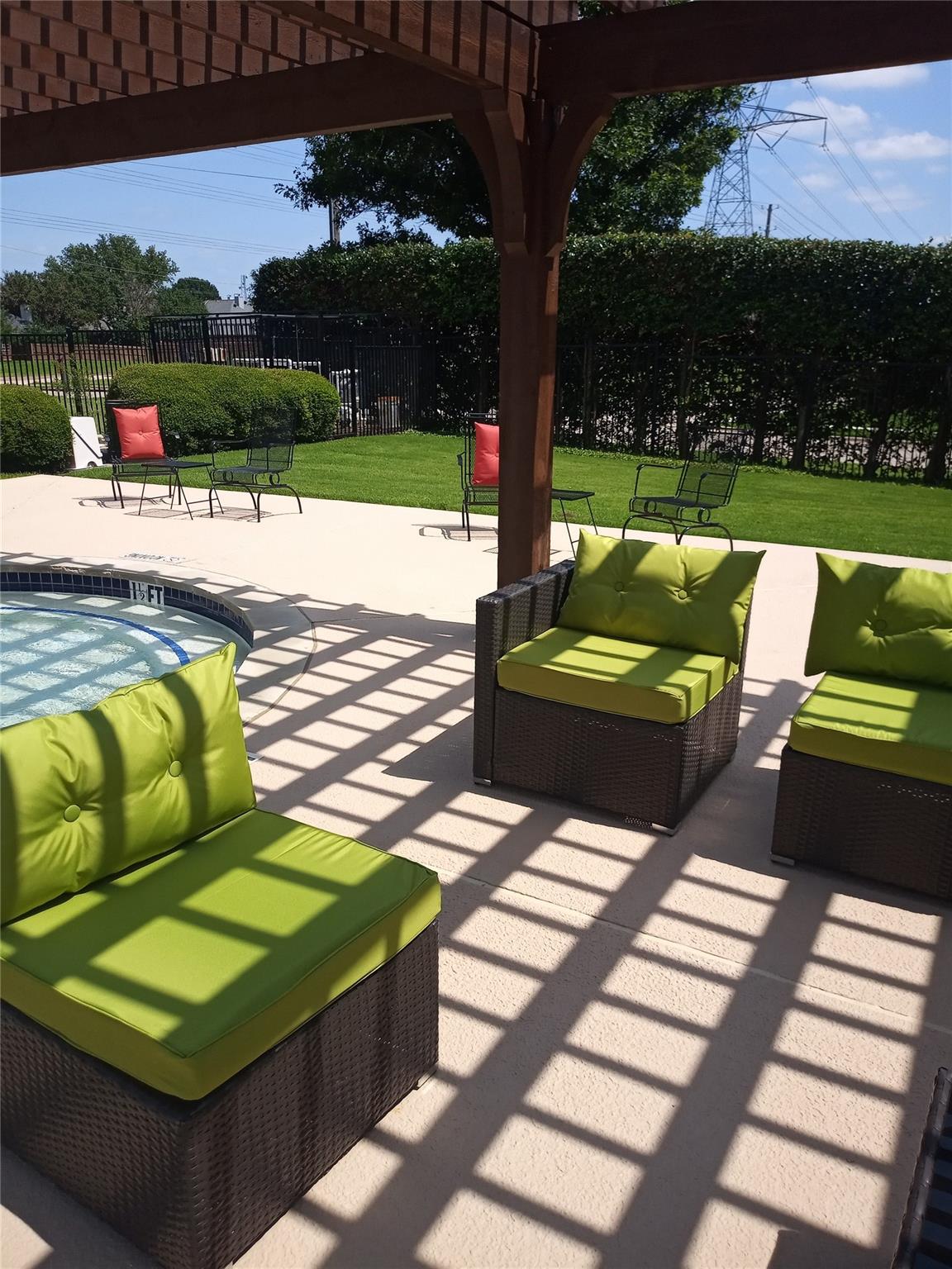 main property photo 13
