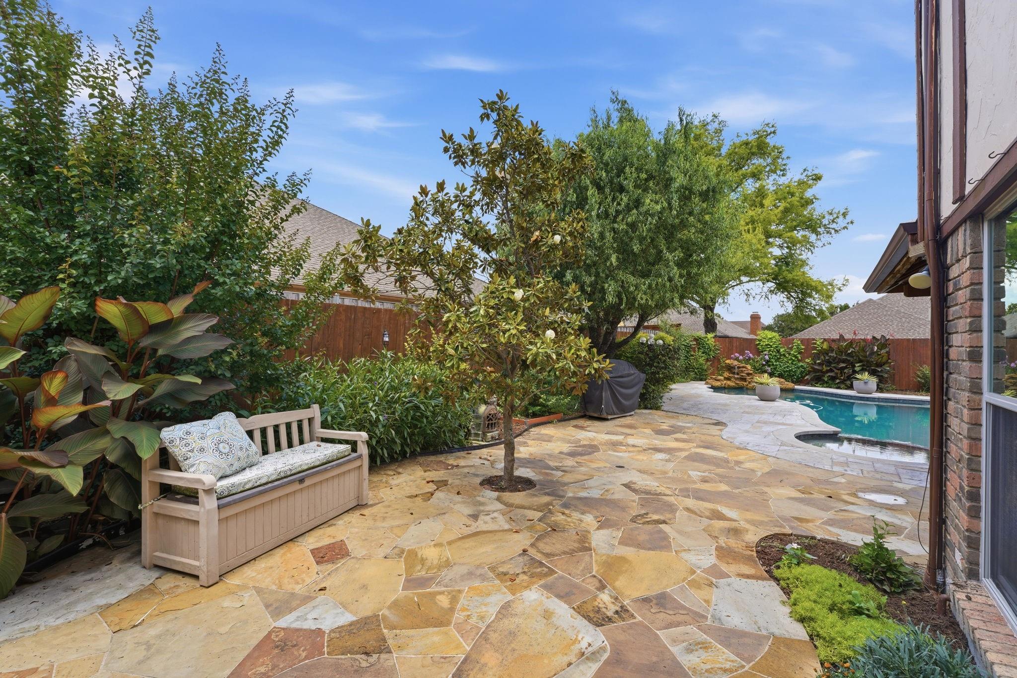 main property photo 36