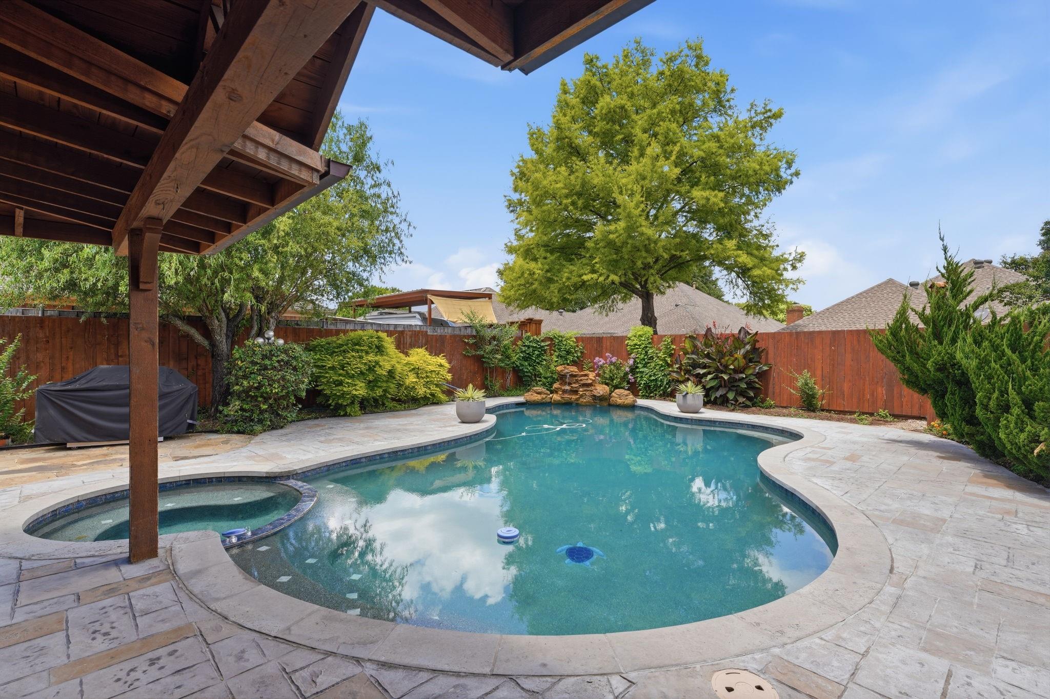 main property photo 4