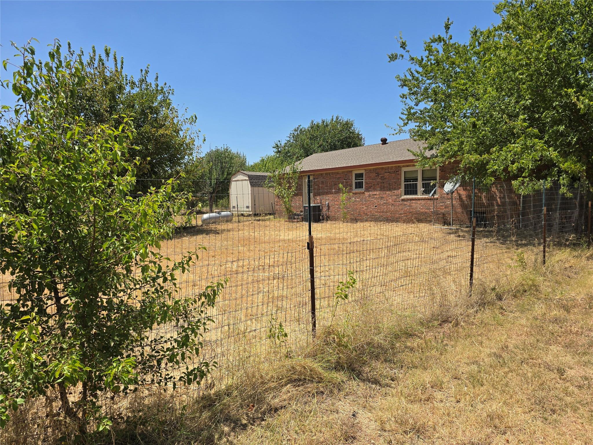 main property photo 23