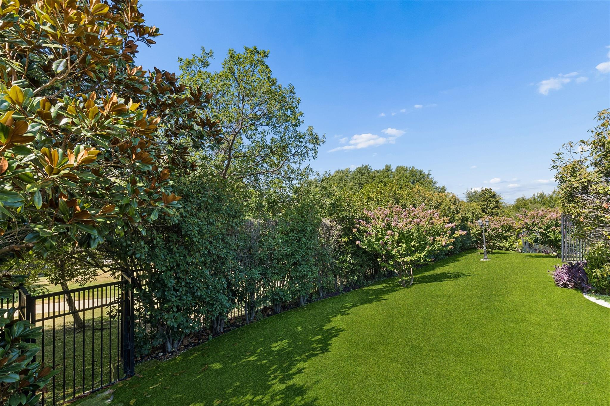 main property photo 30