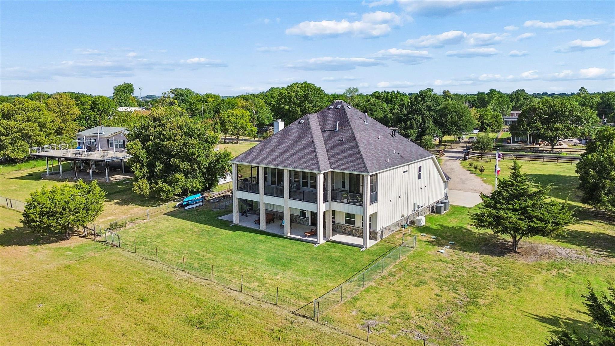 main property photo 33