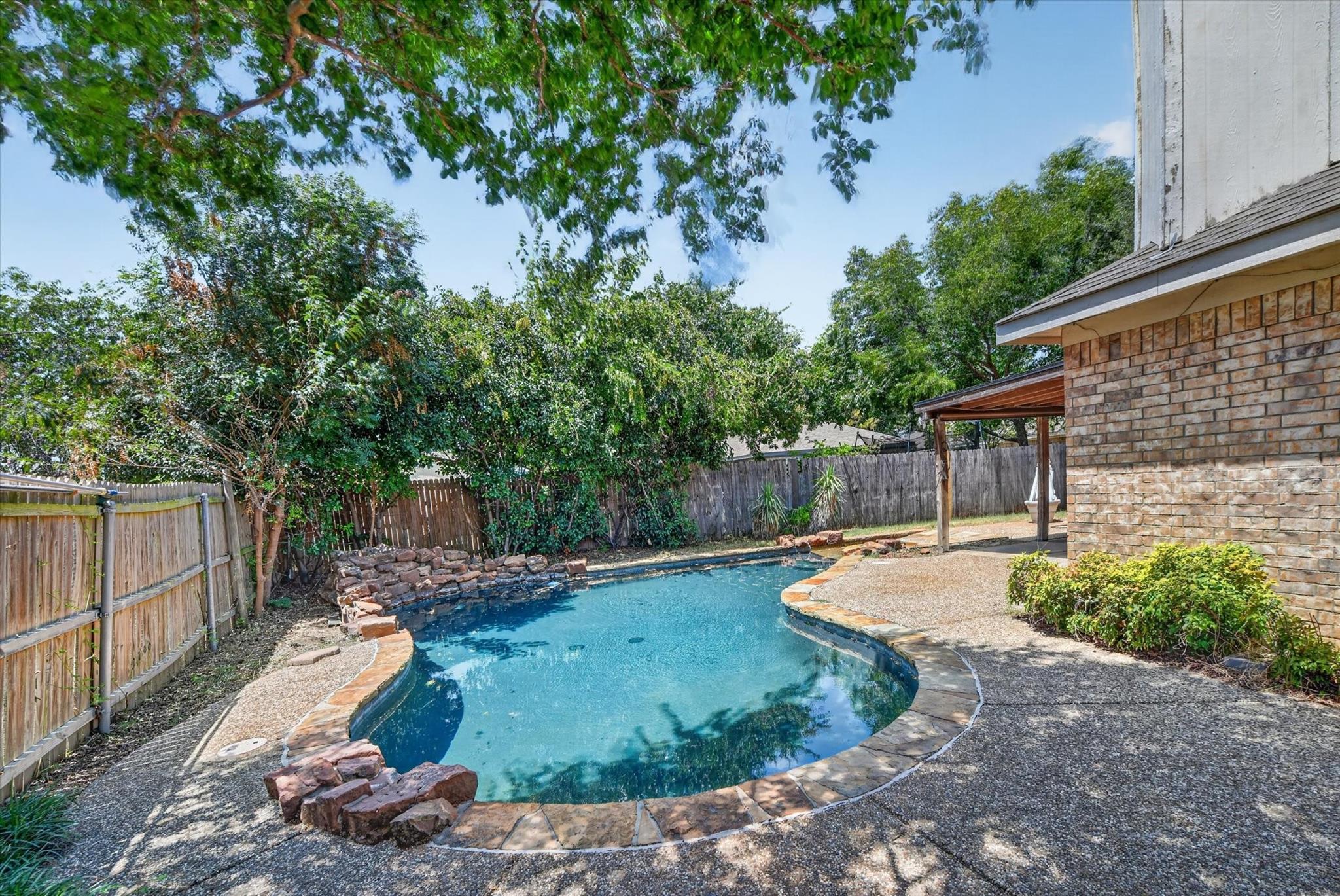 main property photo 35
