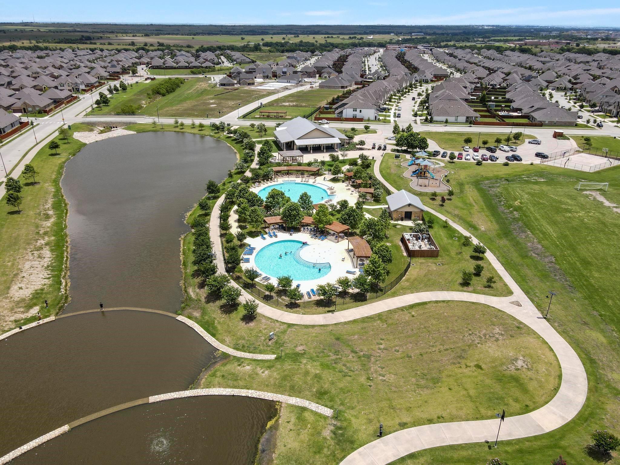 main property photo 25