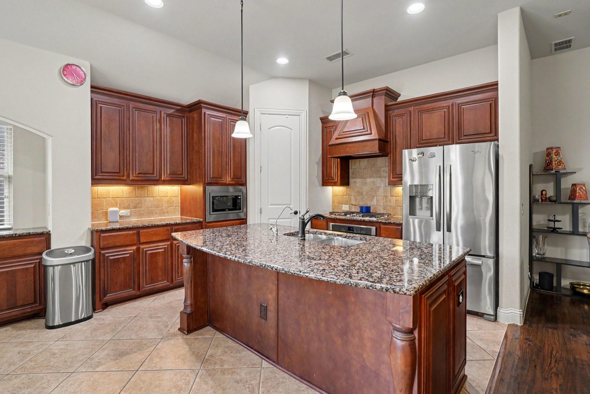 main property photo 7