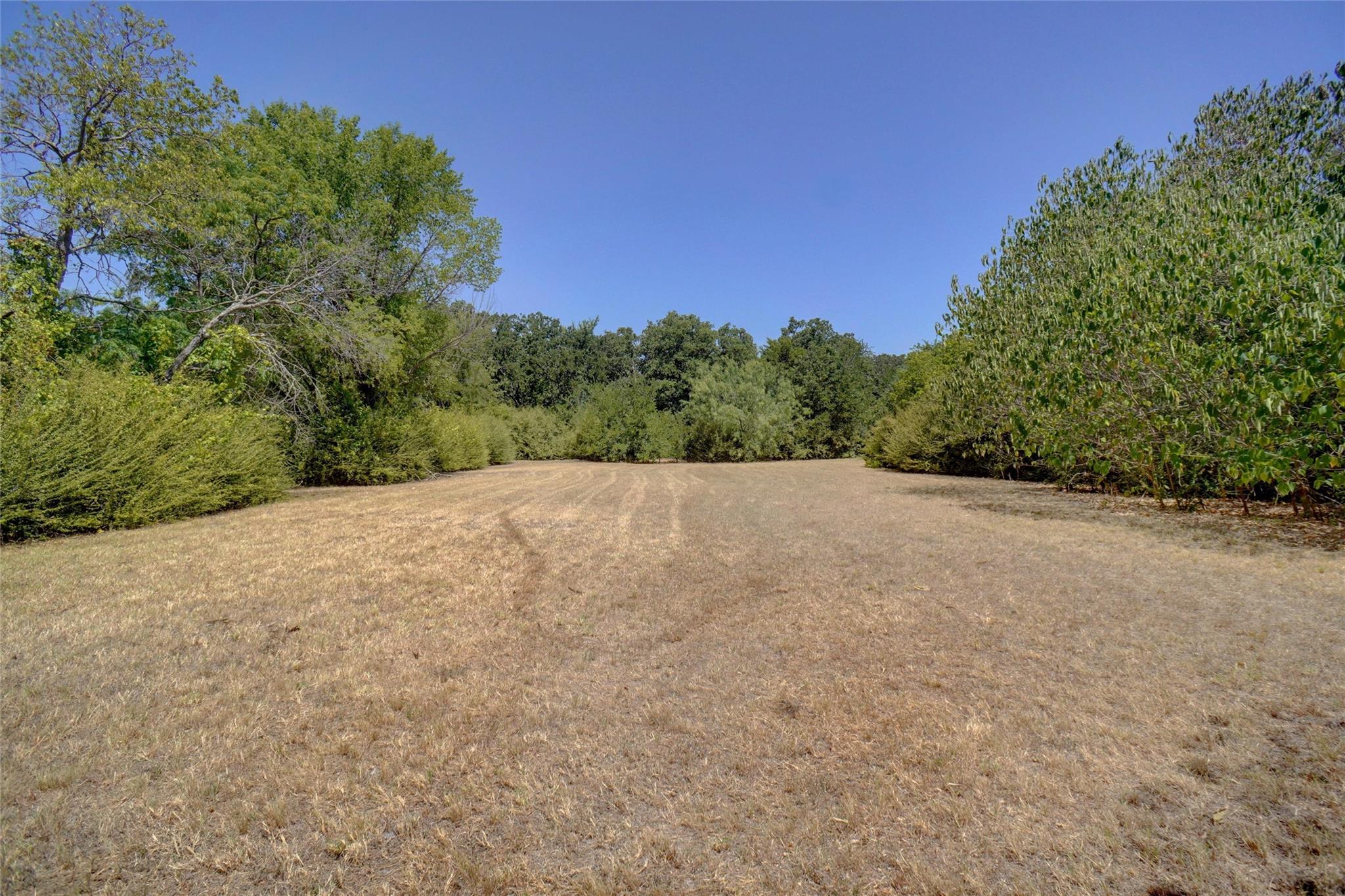 main property photo 16