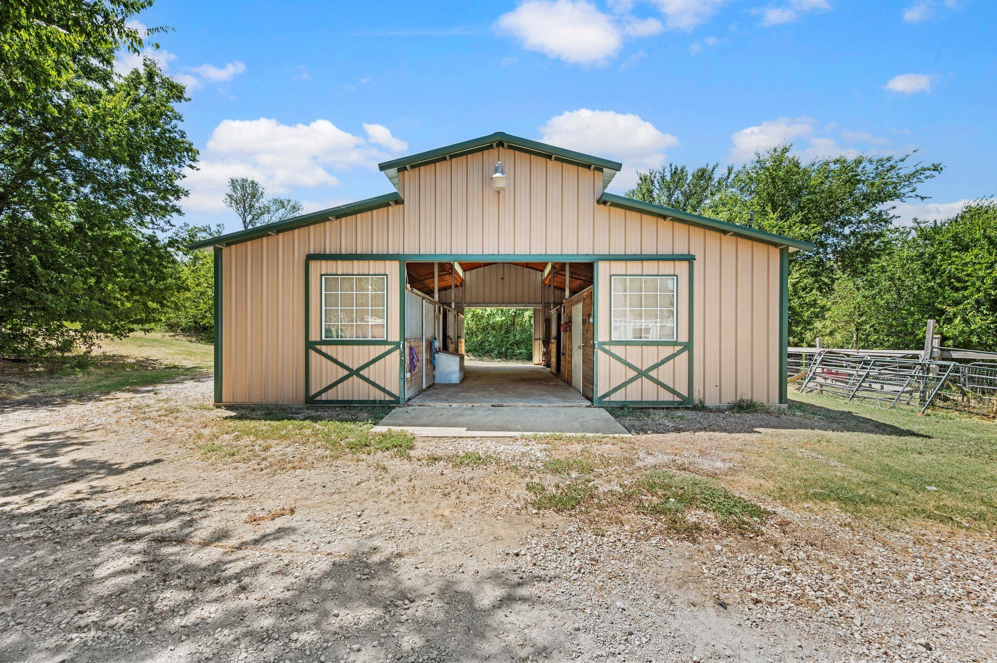 main property photo 12