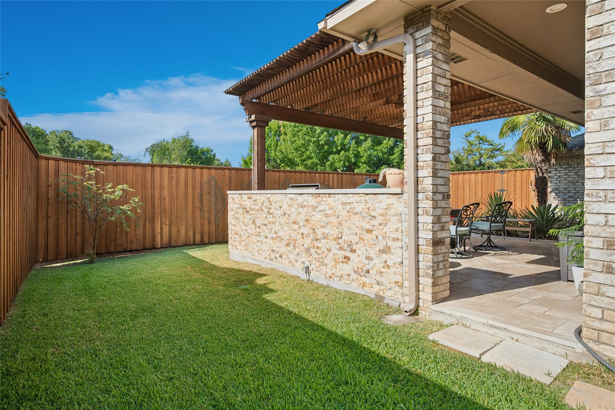 main property photo 21