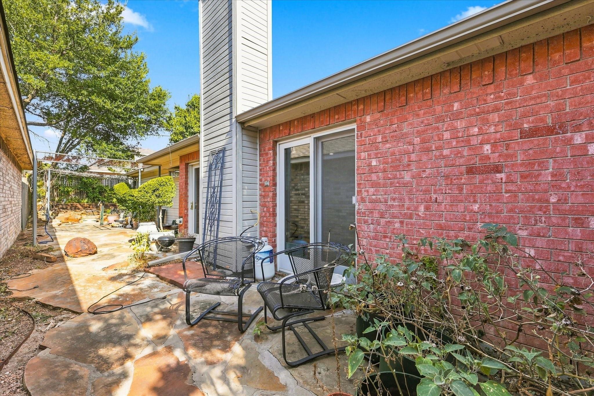 main property photo 23