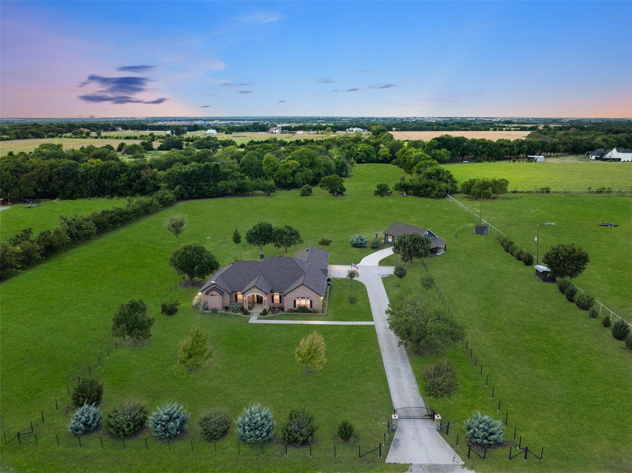 main property photo 30