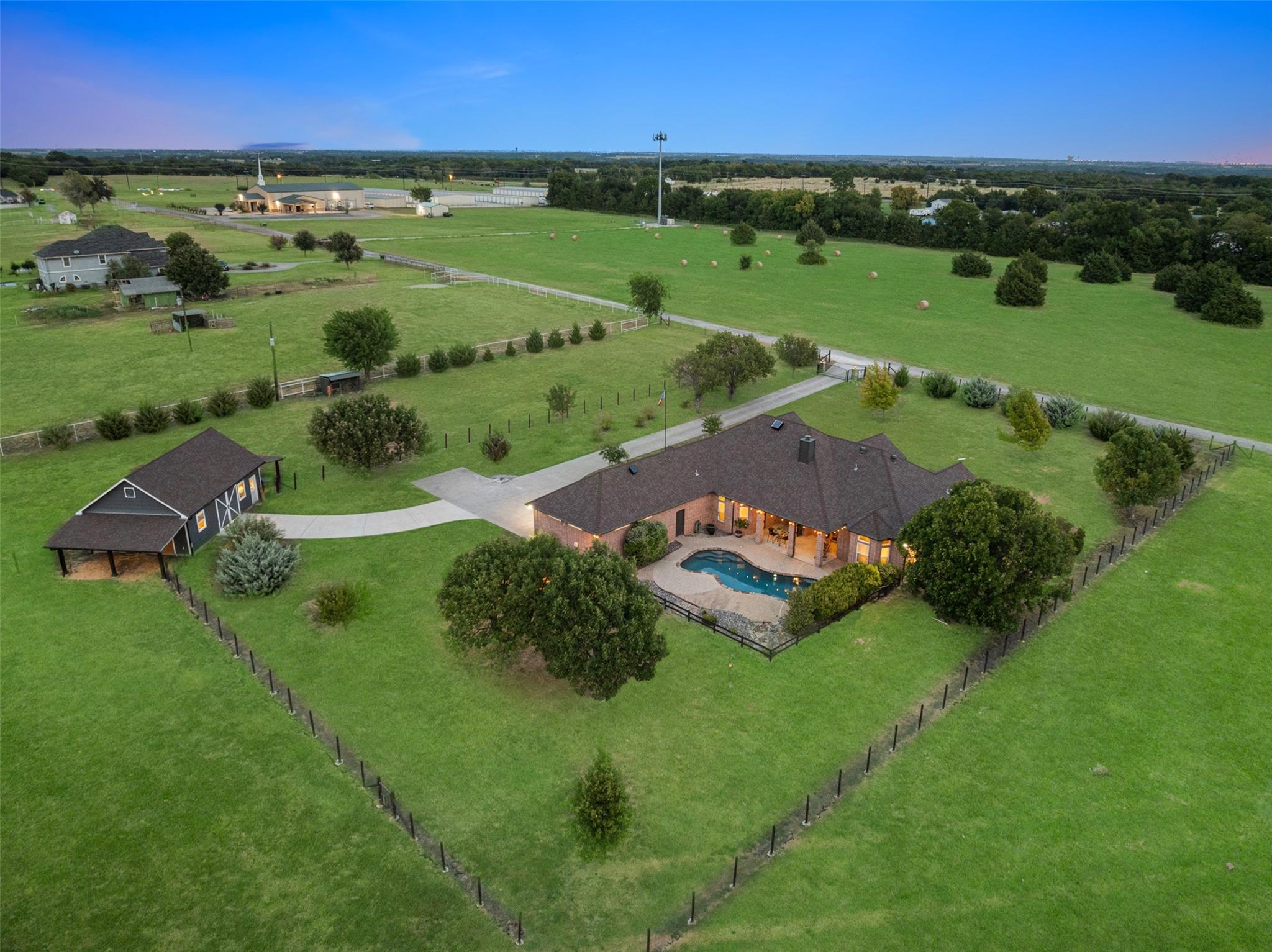 main property photo 31