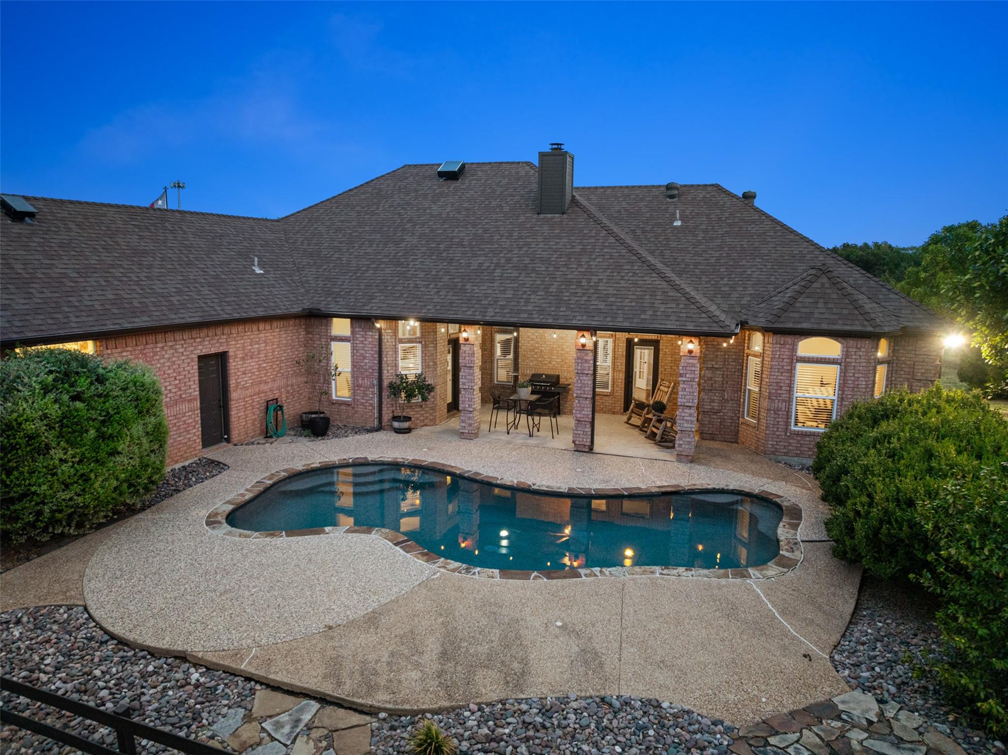 main property photo 33