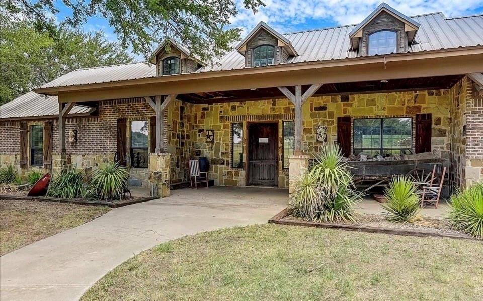 main property photo 7