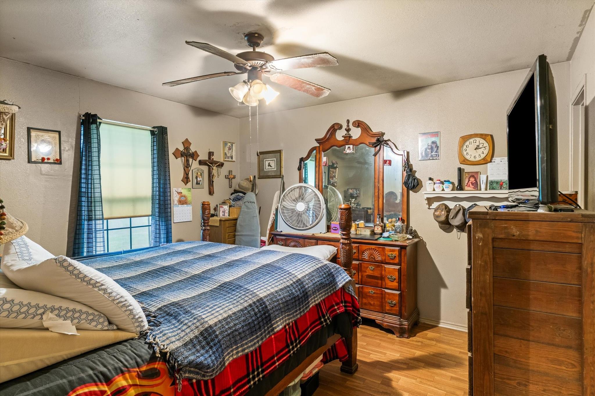 main property photo 12