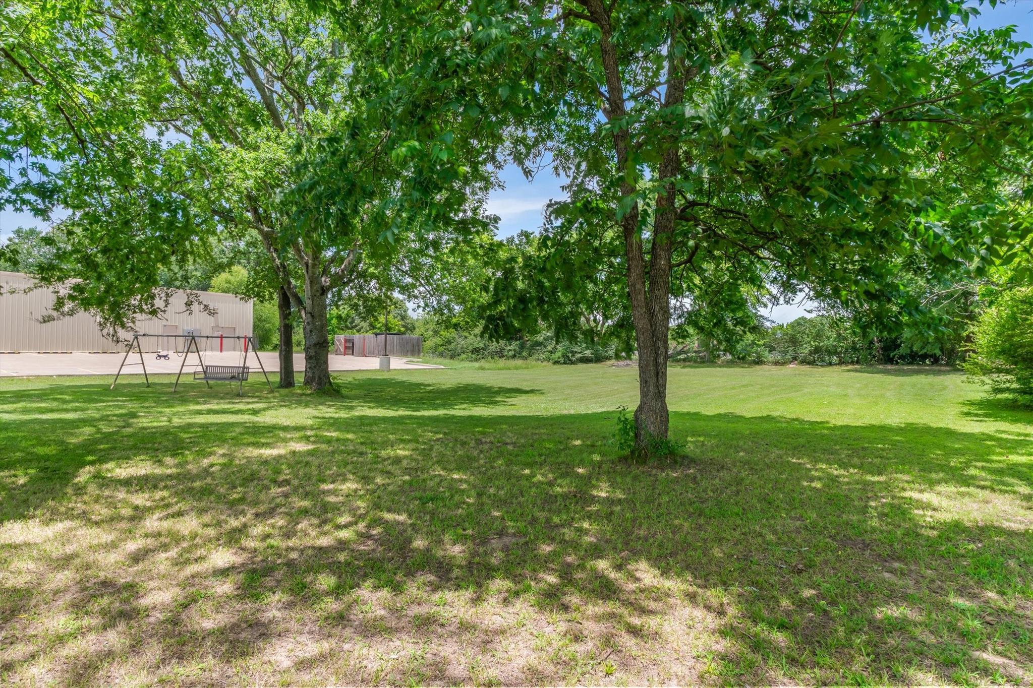 main property photo 17