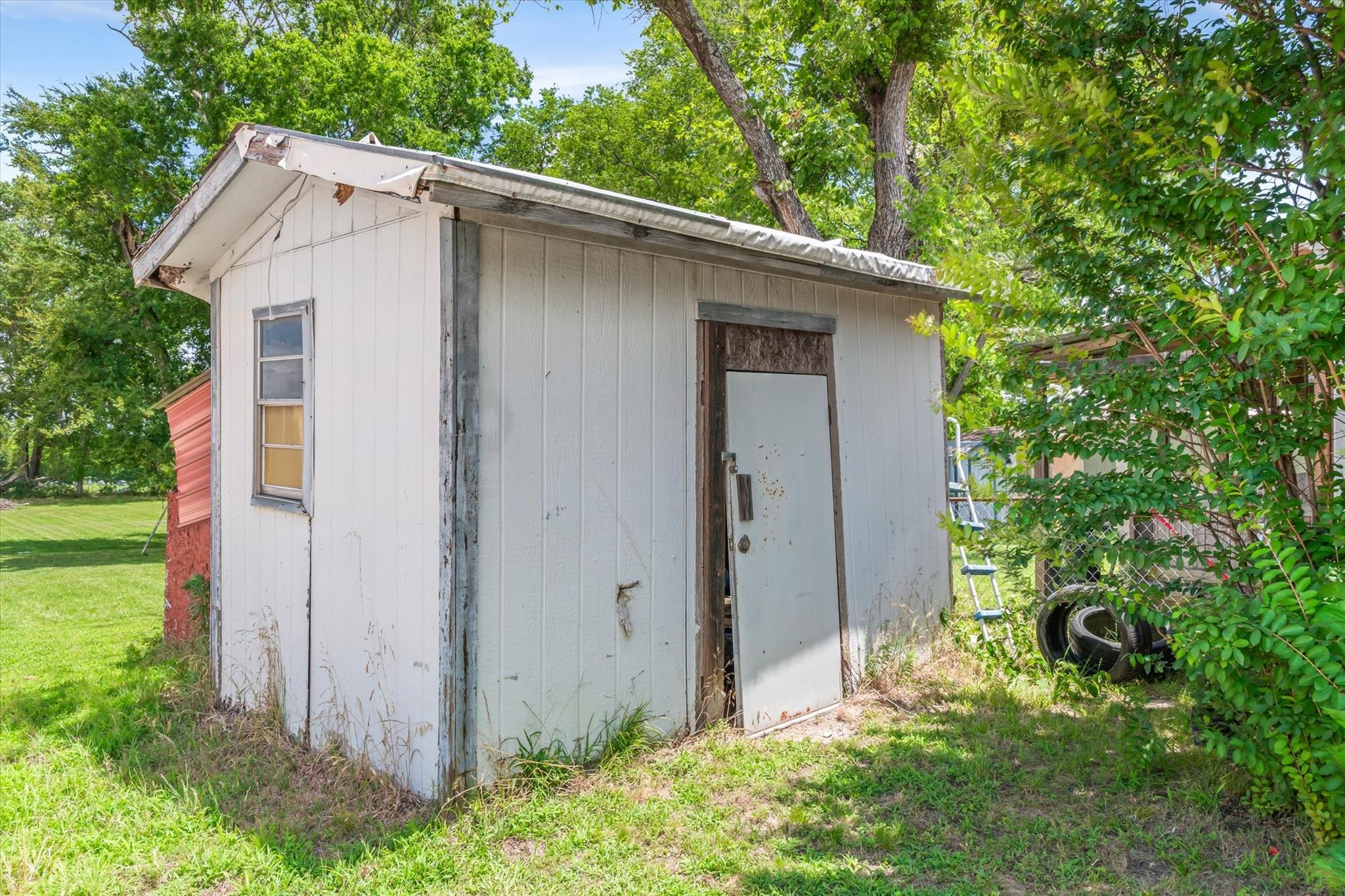 main property photo 20