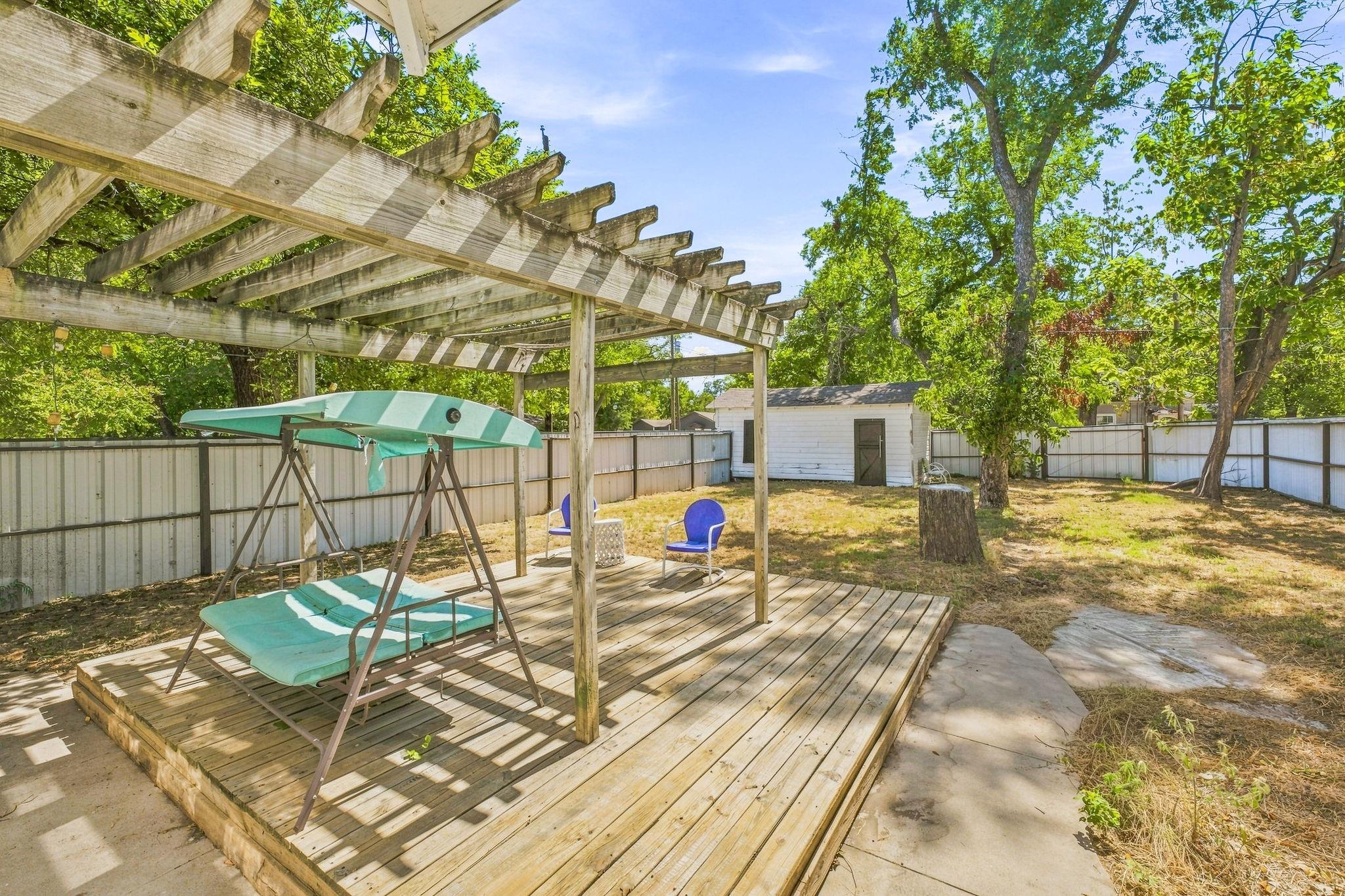 main property photo 11