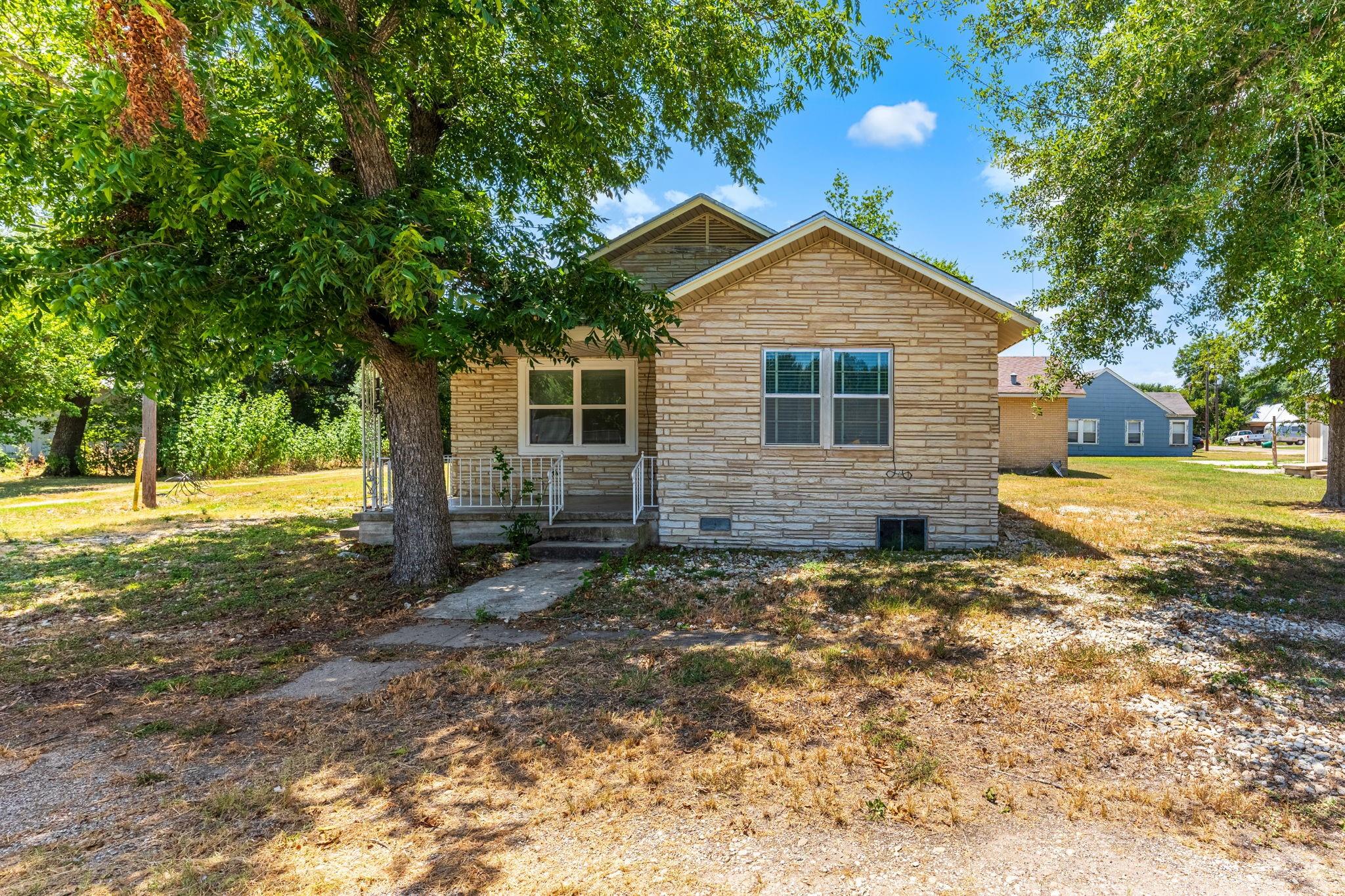 main property photo 2