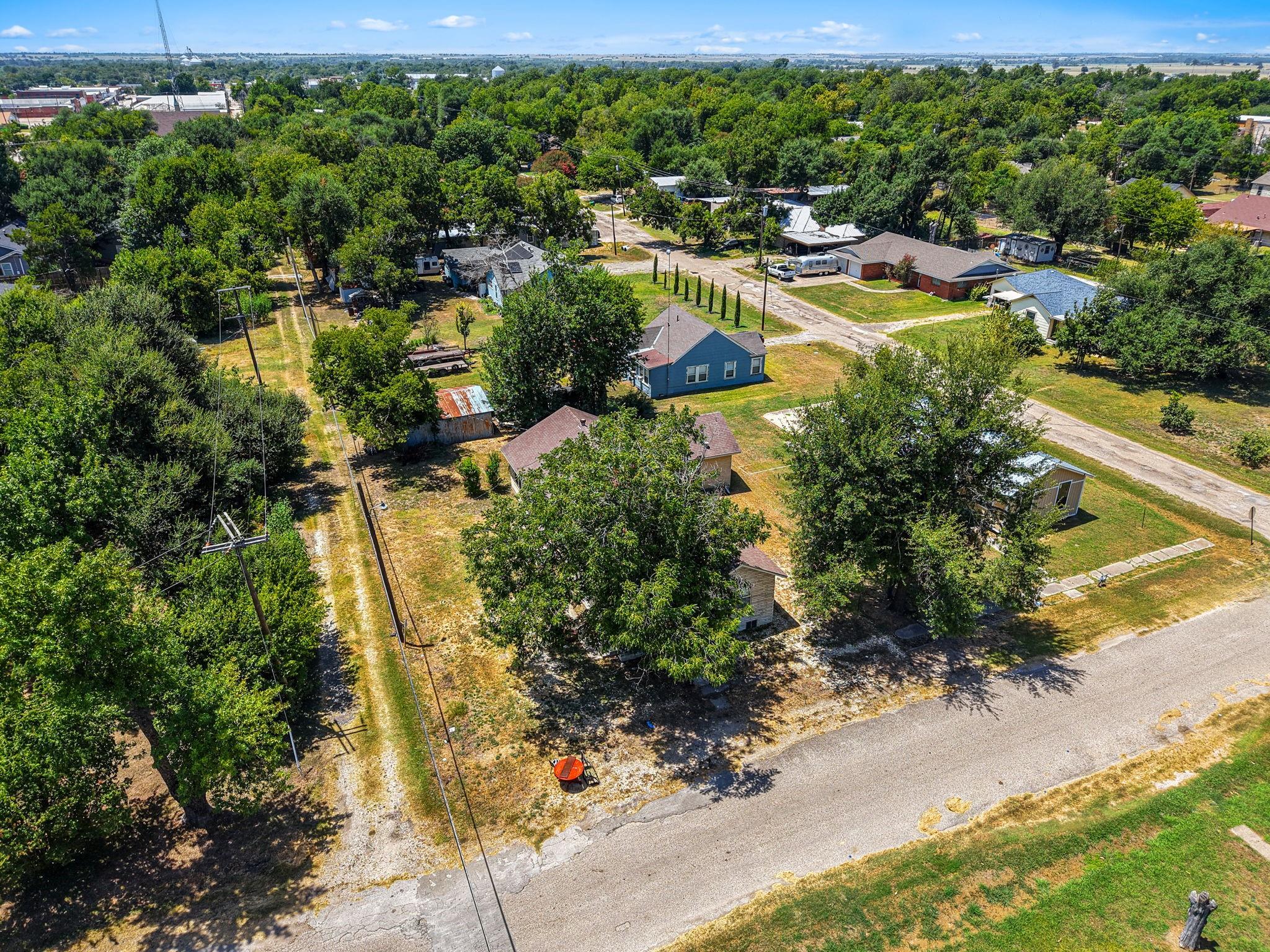 main property photo 31