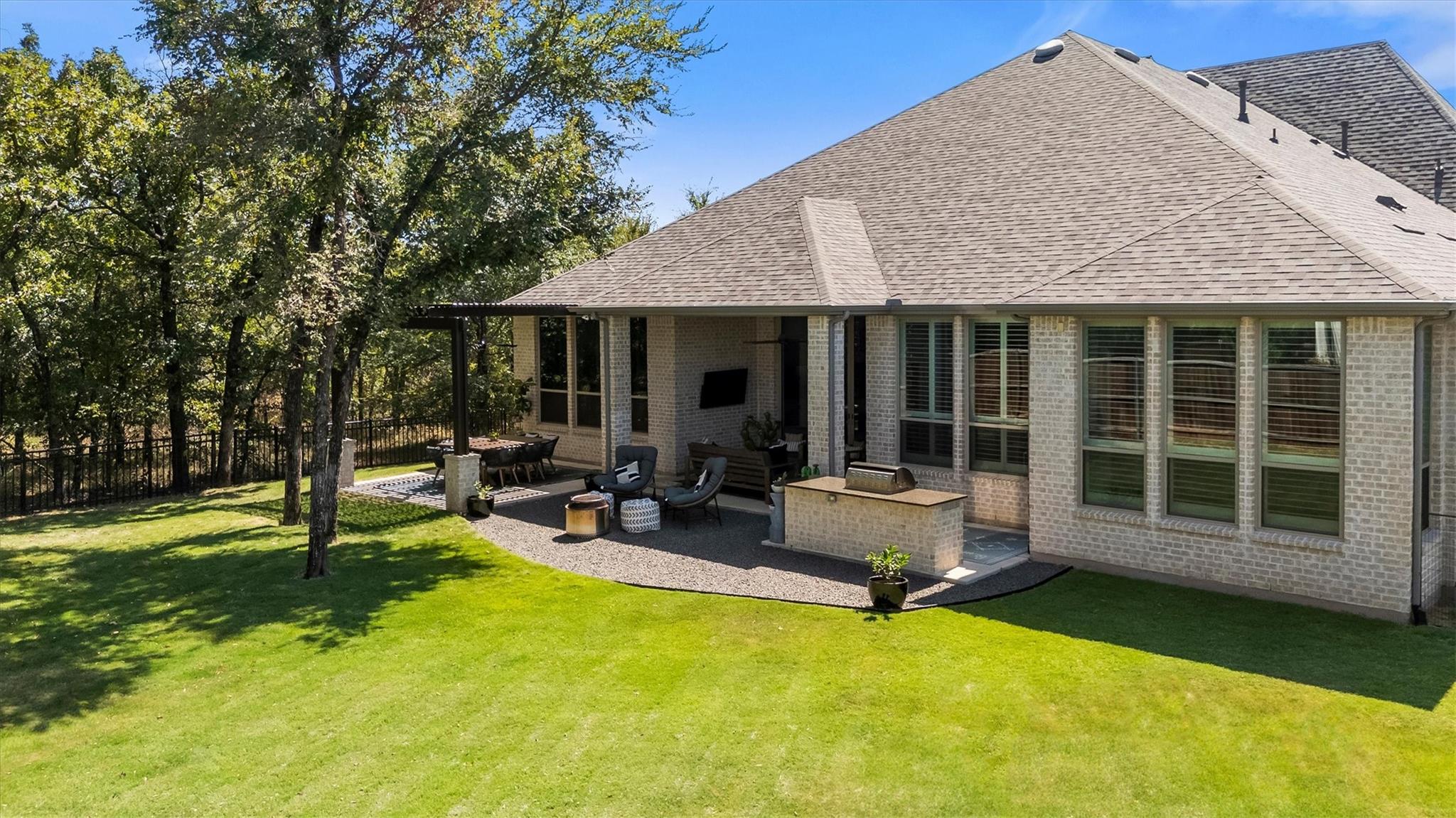 main property photo 26