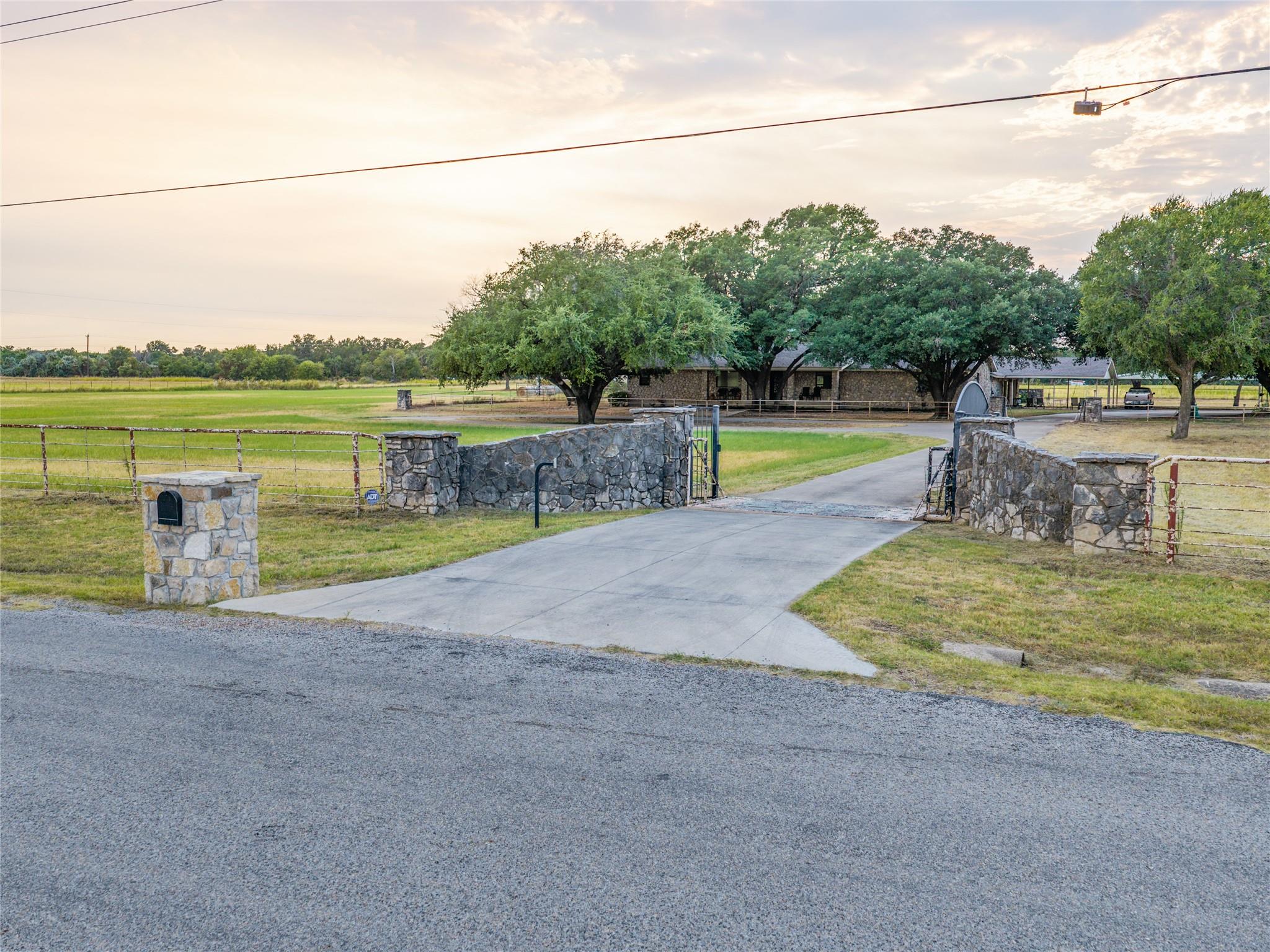 main property photo 12