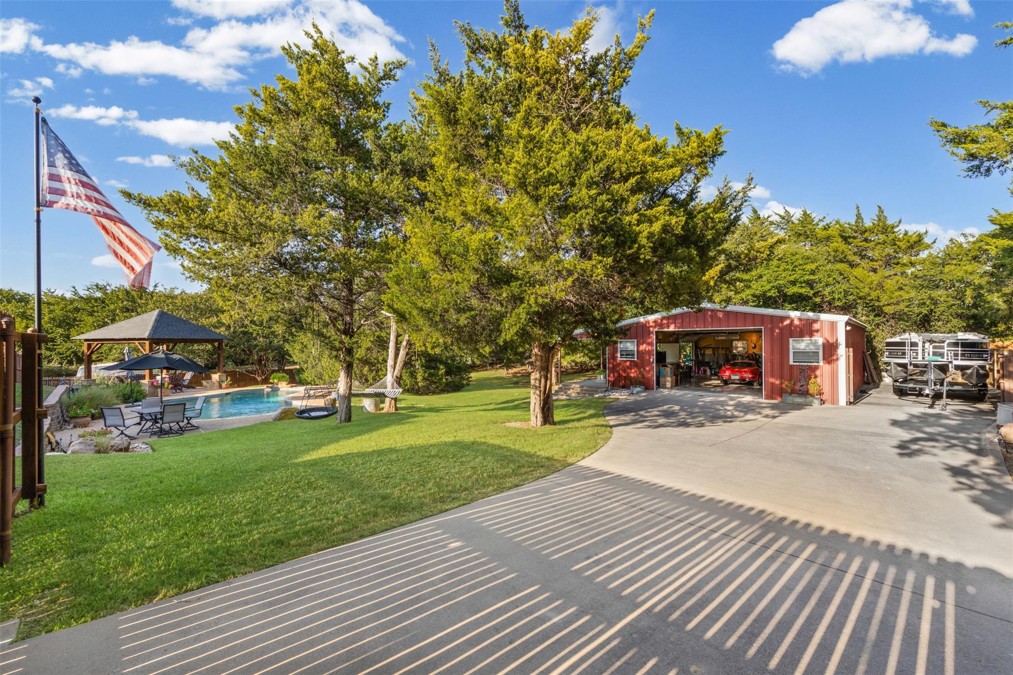 main property photo 19