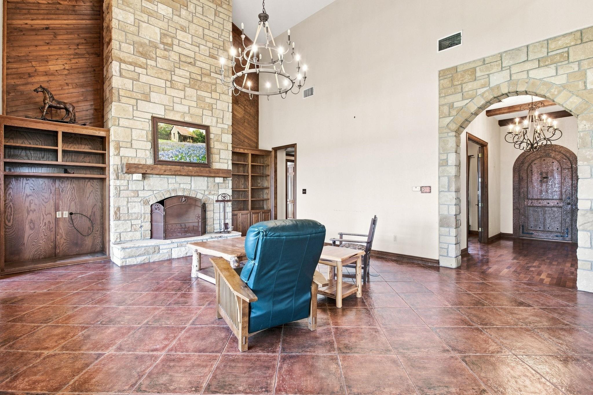 main property photo 11