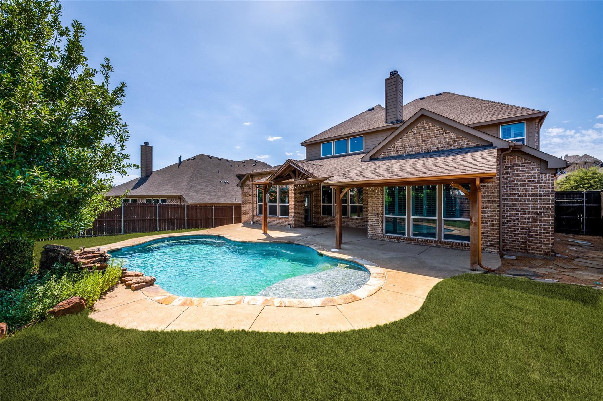 main property photo 35