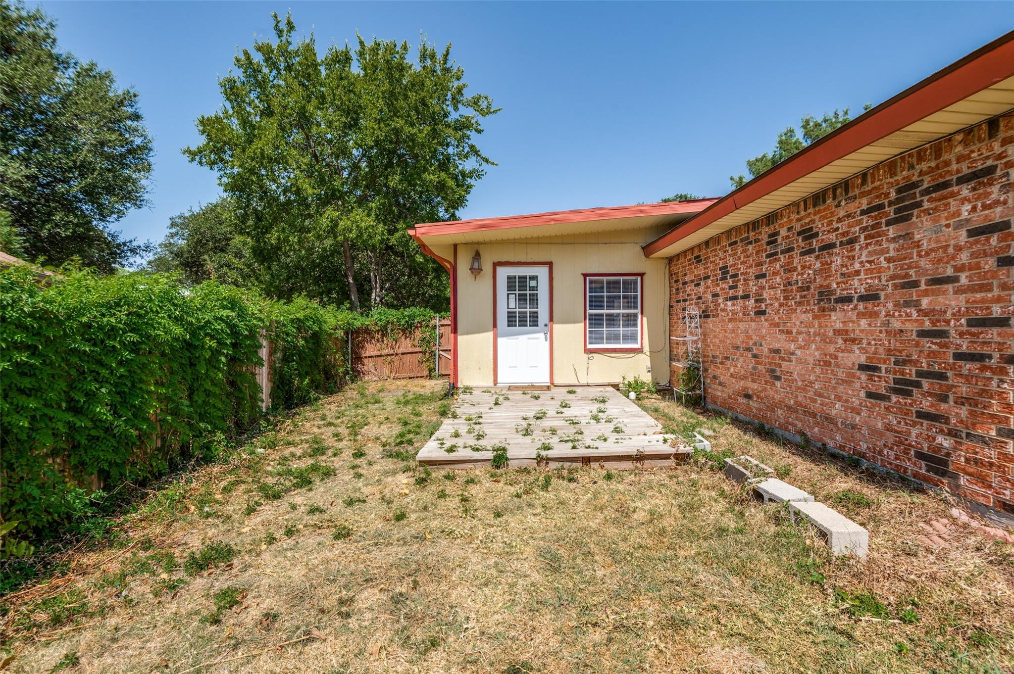main property photo 28