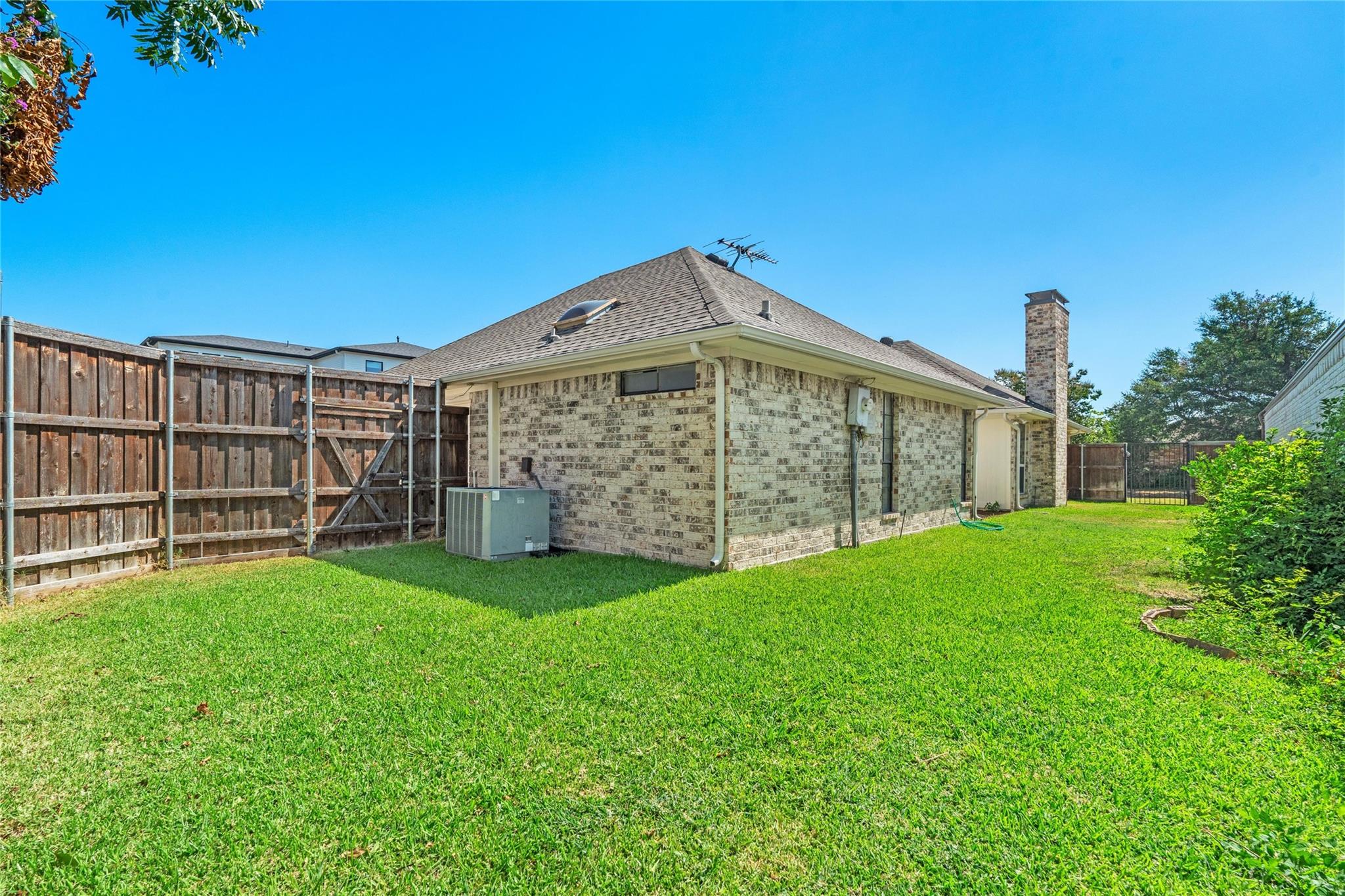 main property photo 24