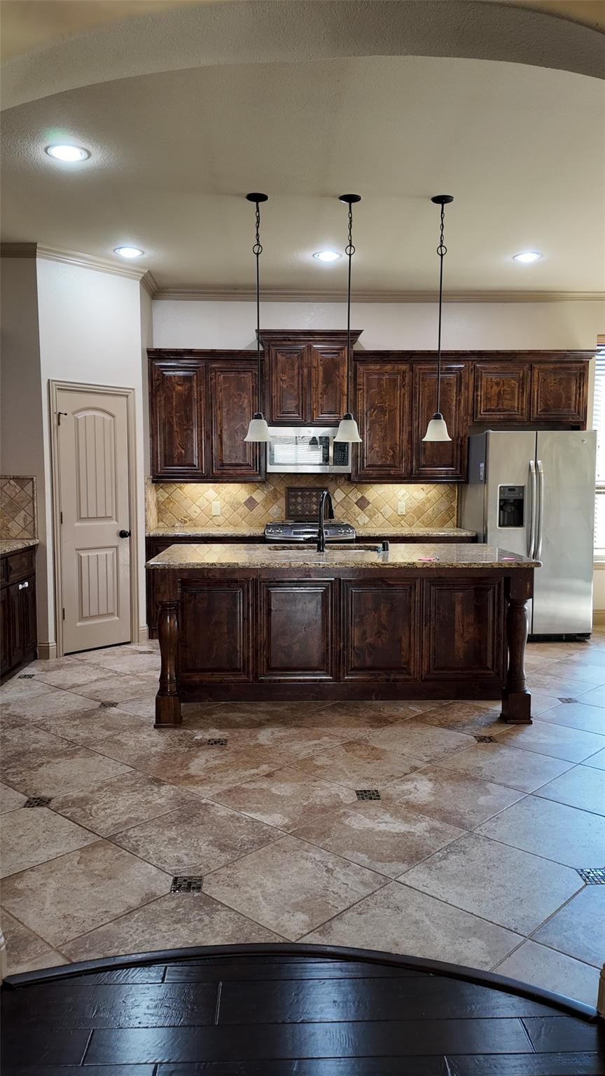 main property photo 9