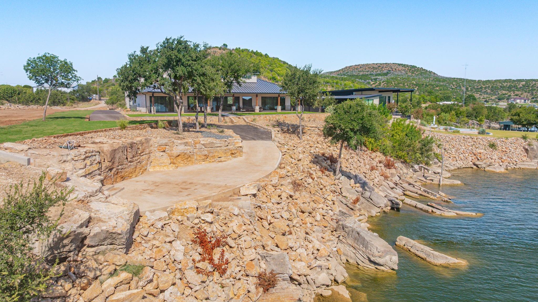 main property photo 37