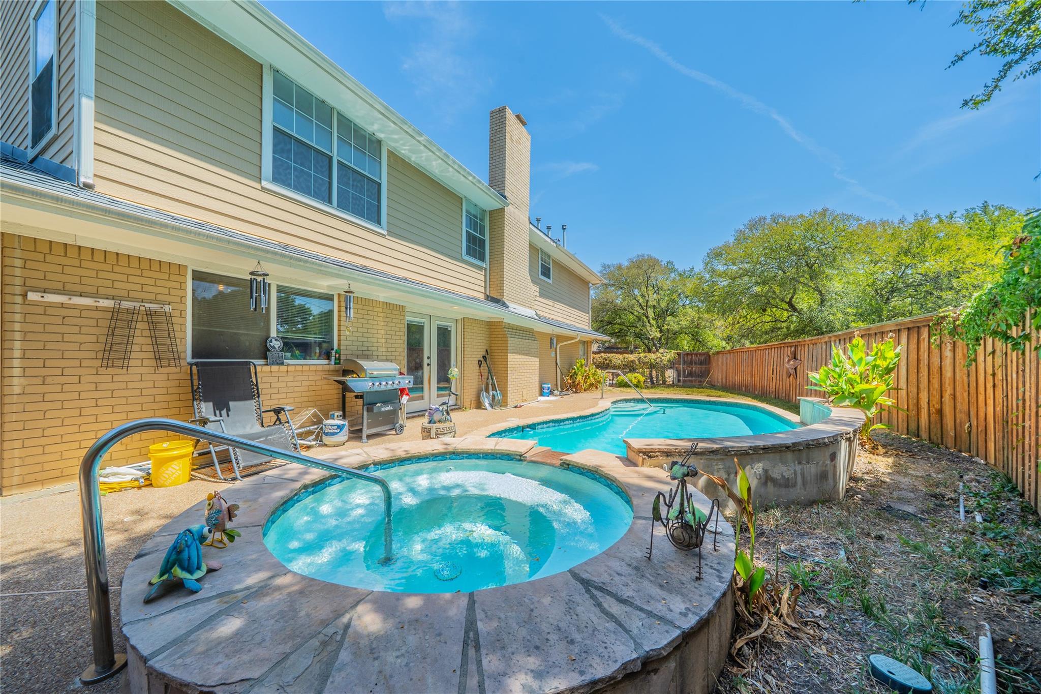 main property photo 31