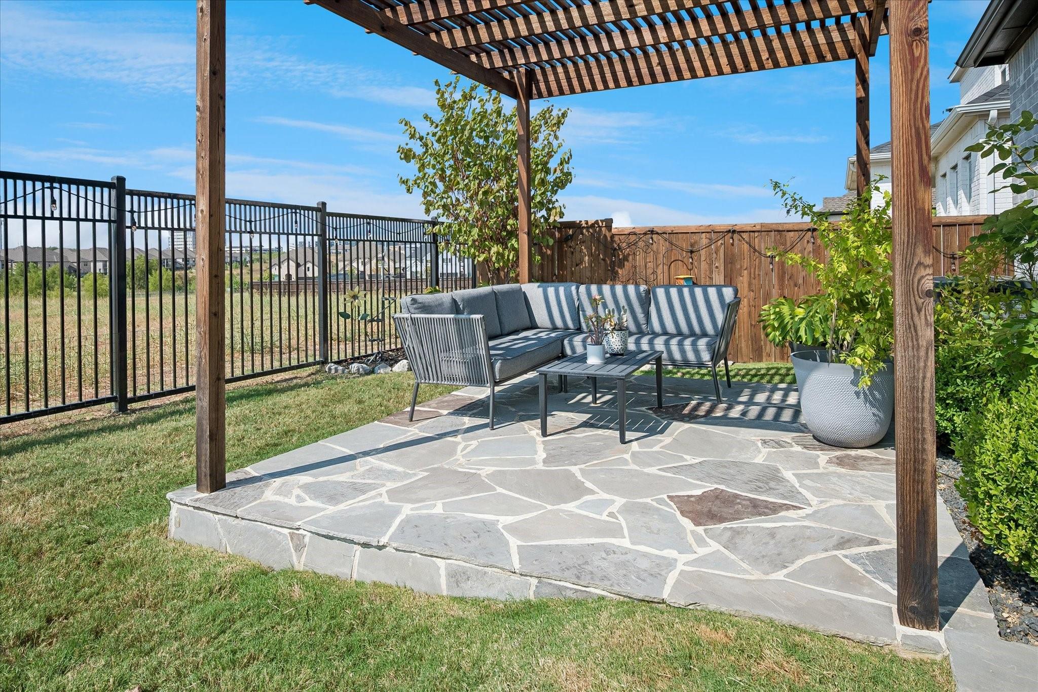 main property photo 5