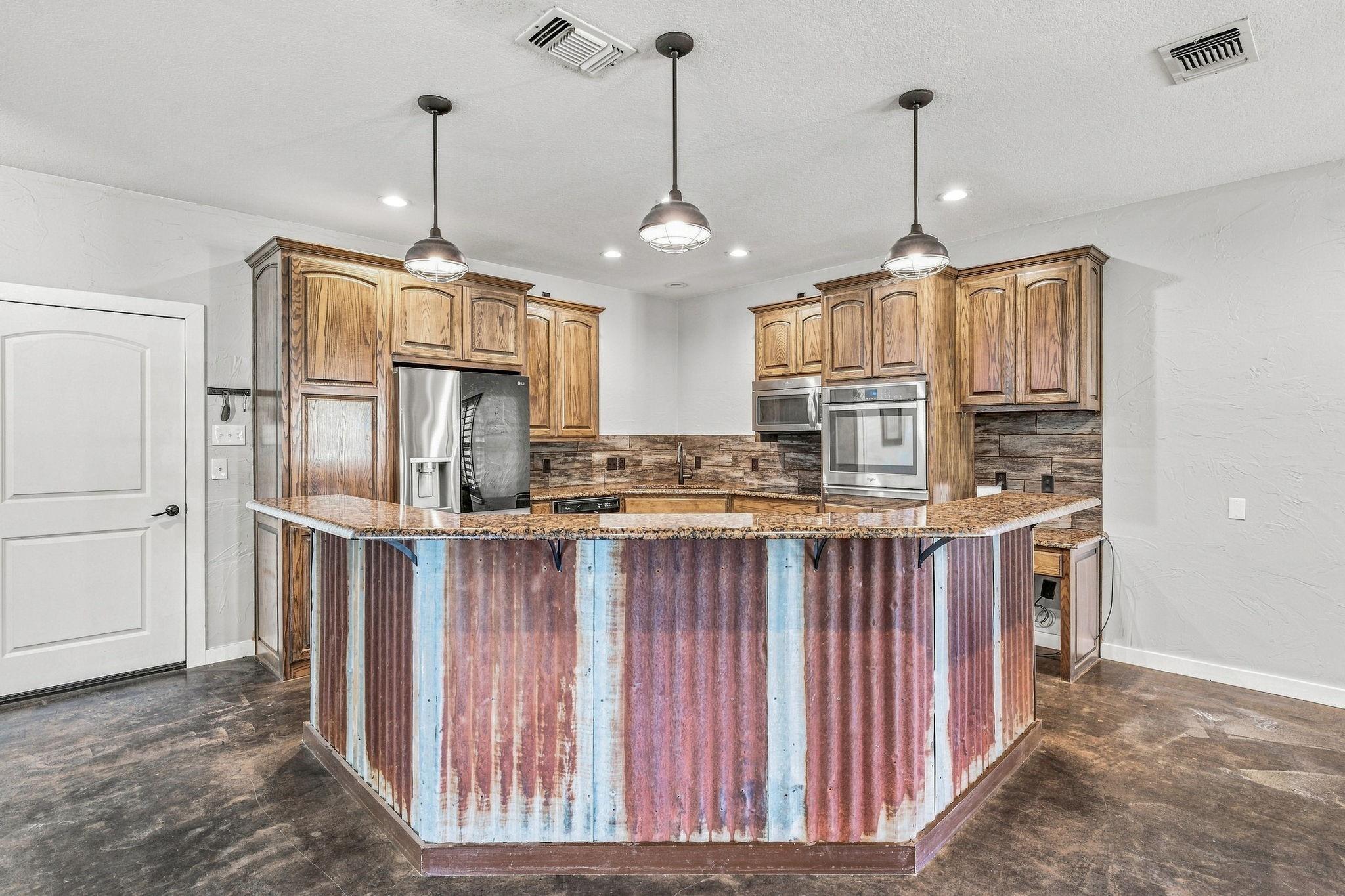 main property photo 7