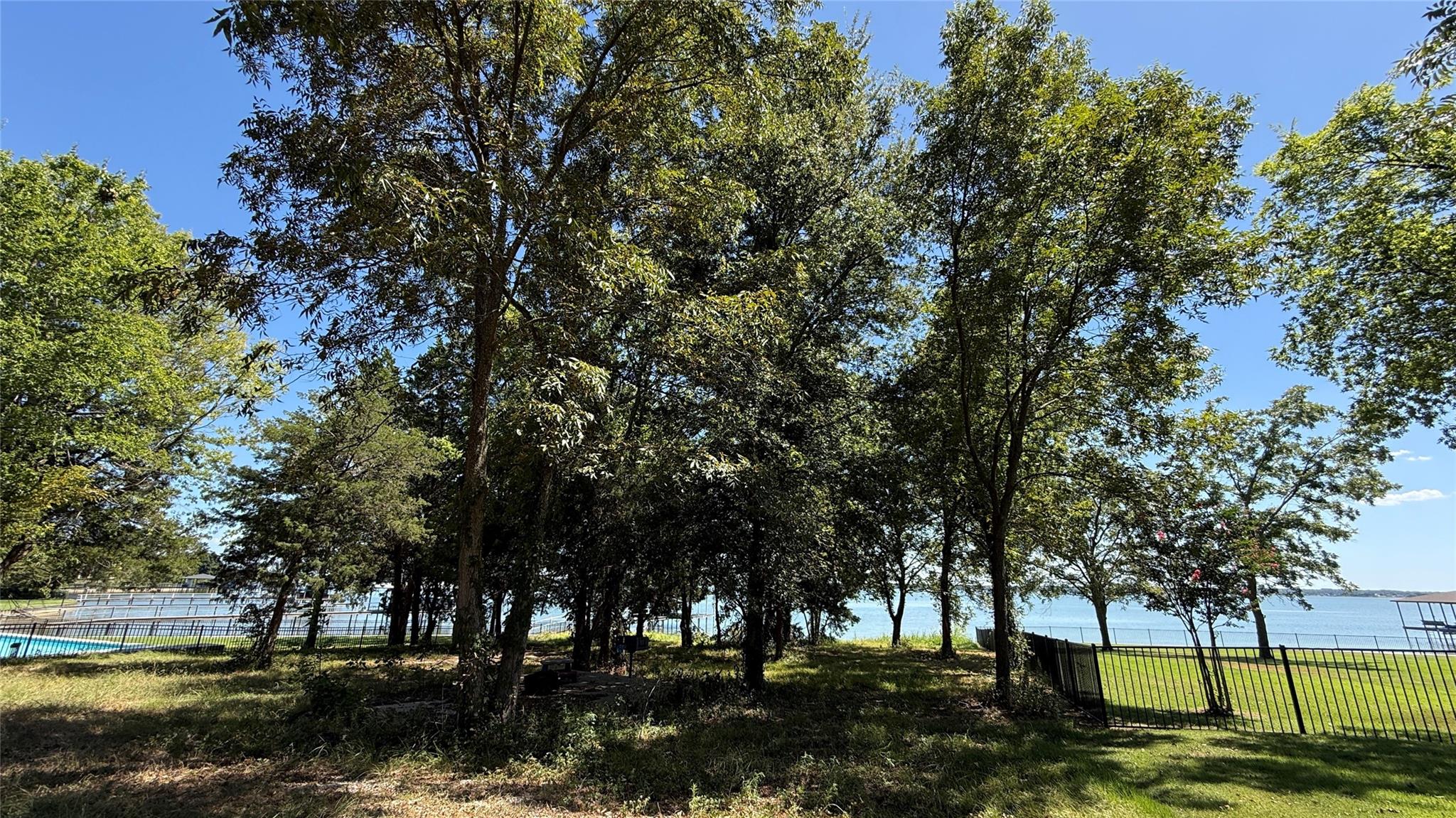 main property photo 11