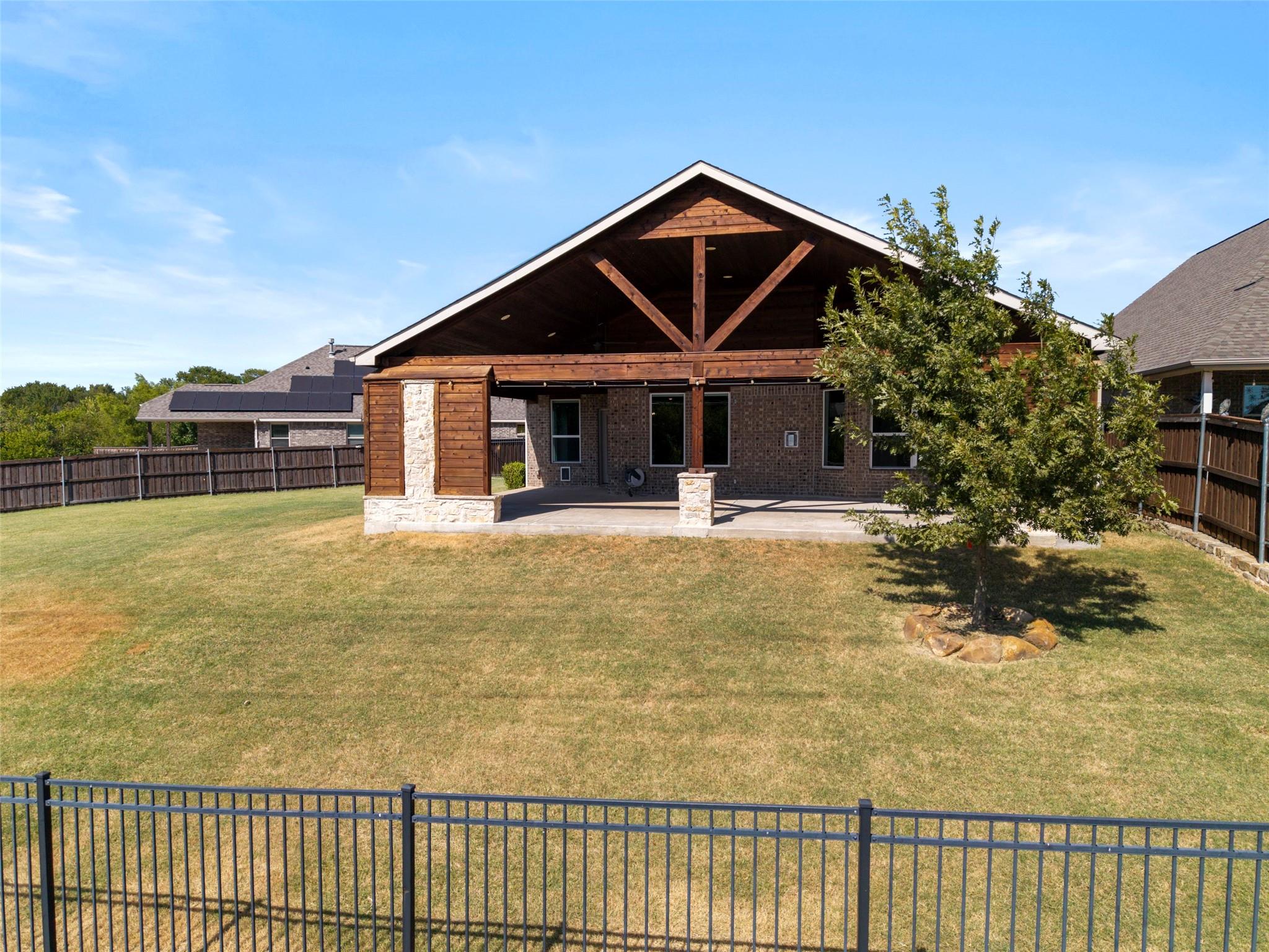 main property photo 29