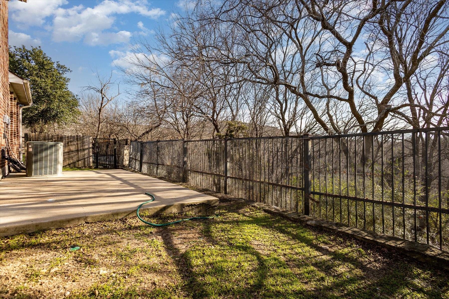 main property photo 28